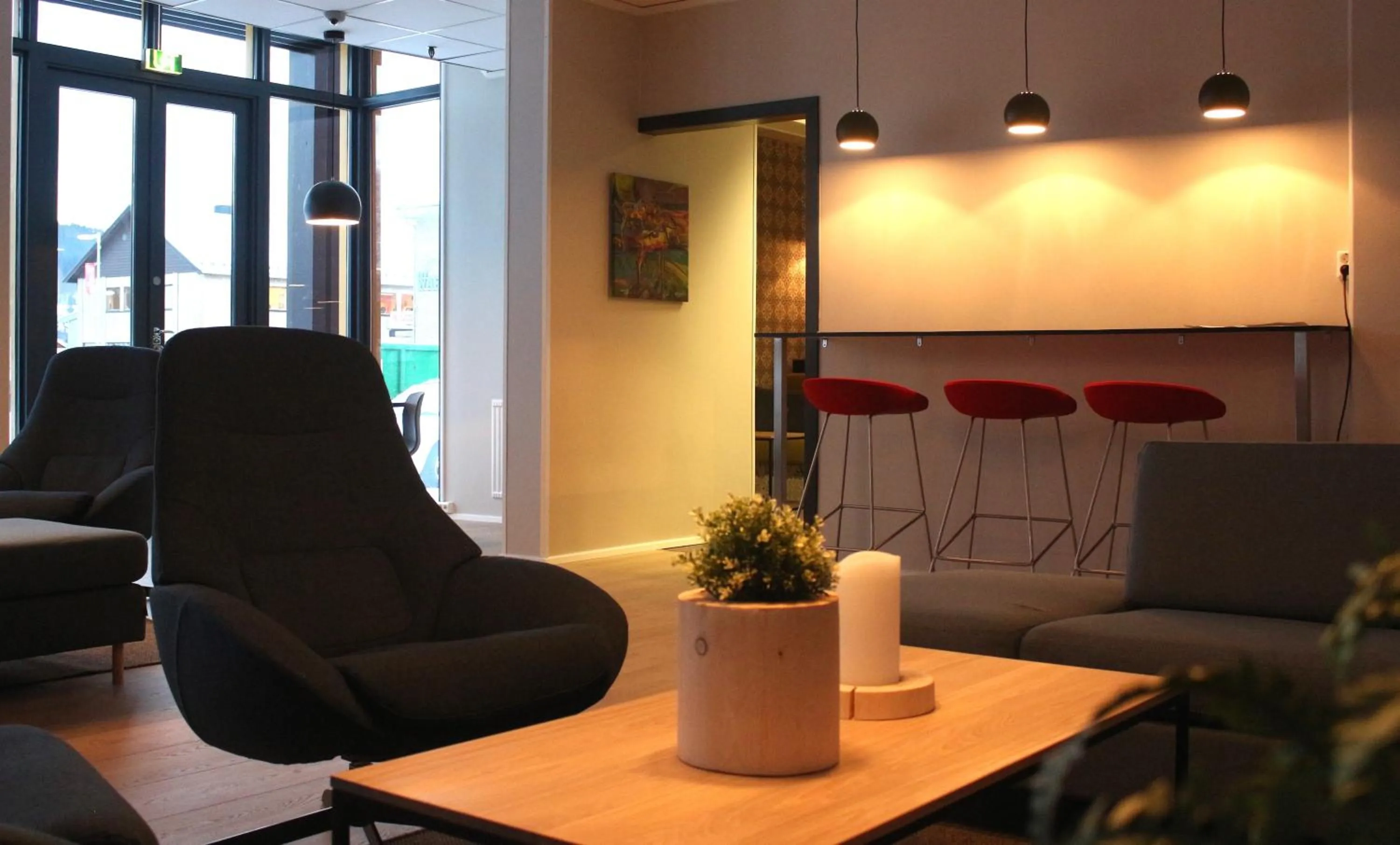 Communal lounge/ TV room in Trudvang Apartment Hotel