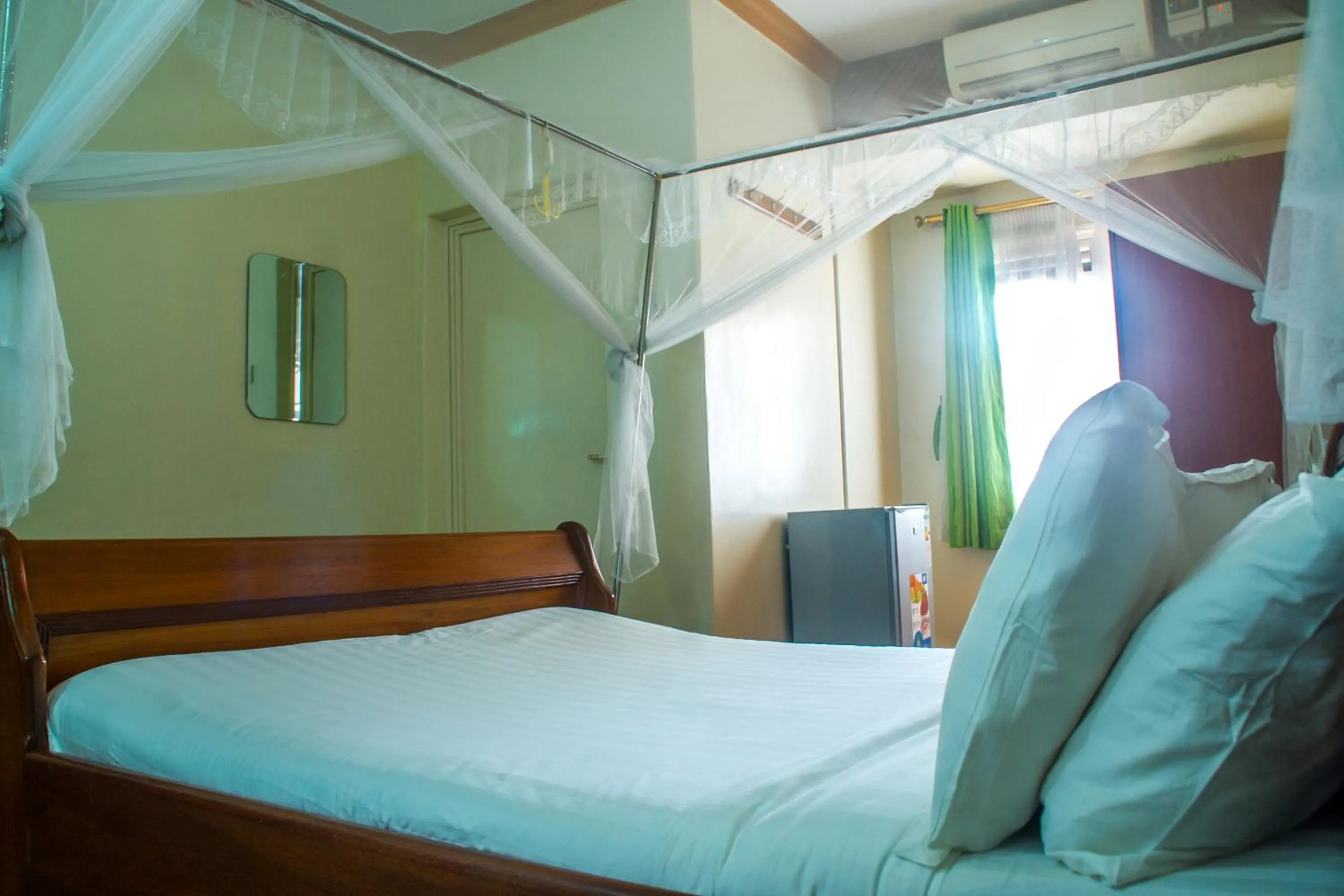 Bed in Sandton Hotel Kasese