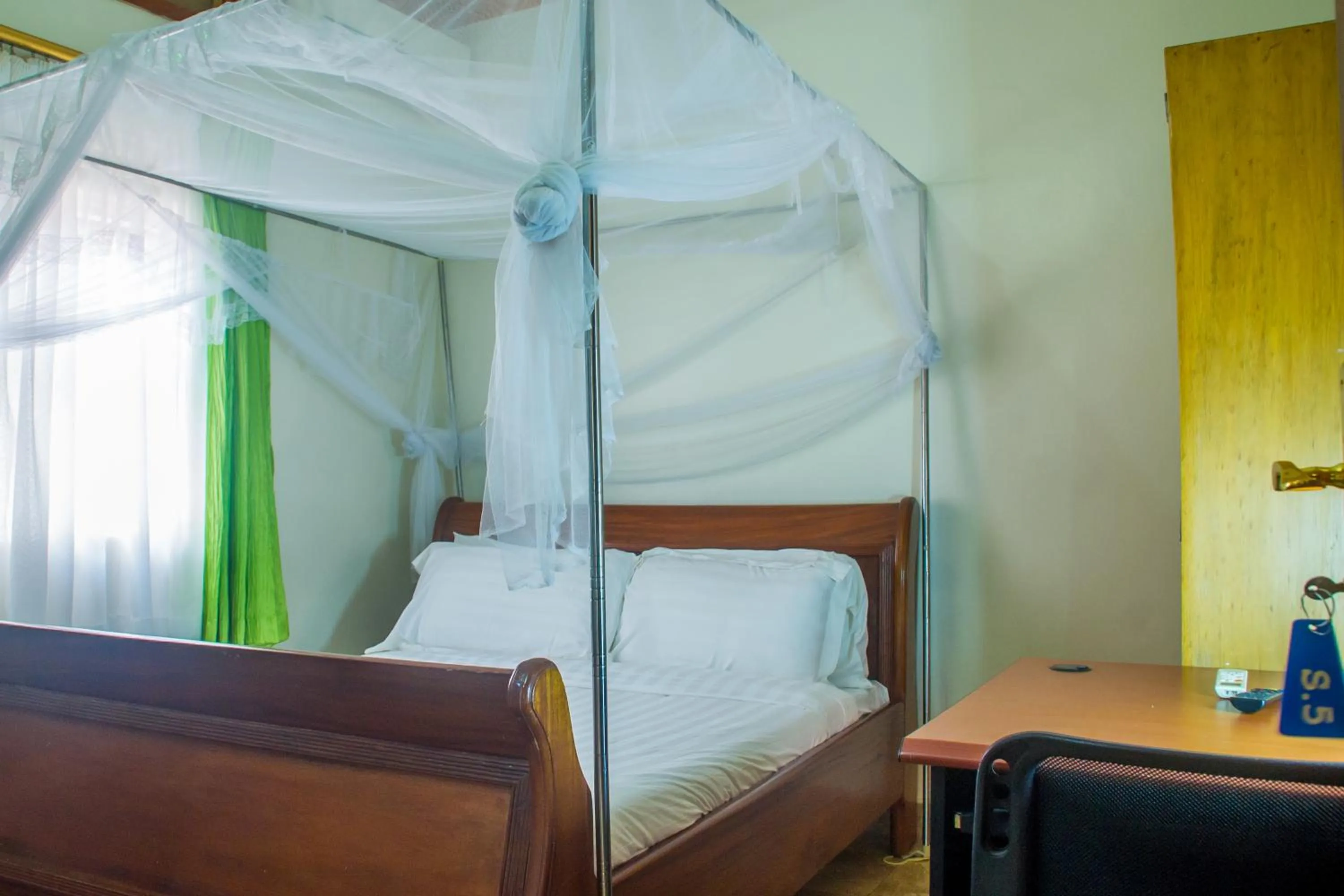 Bedroom, Bed in Sandton Hotel Kasese