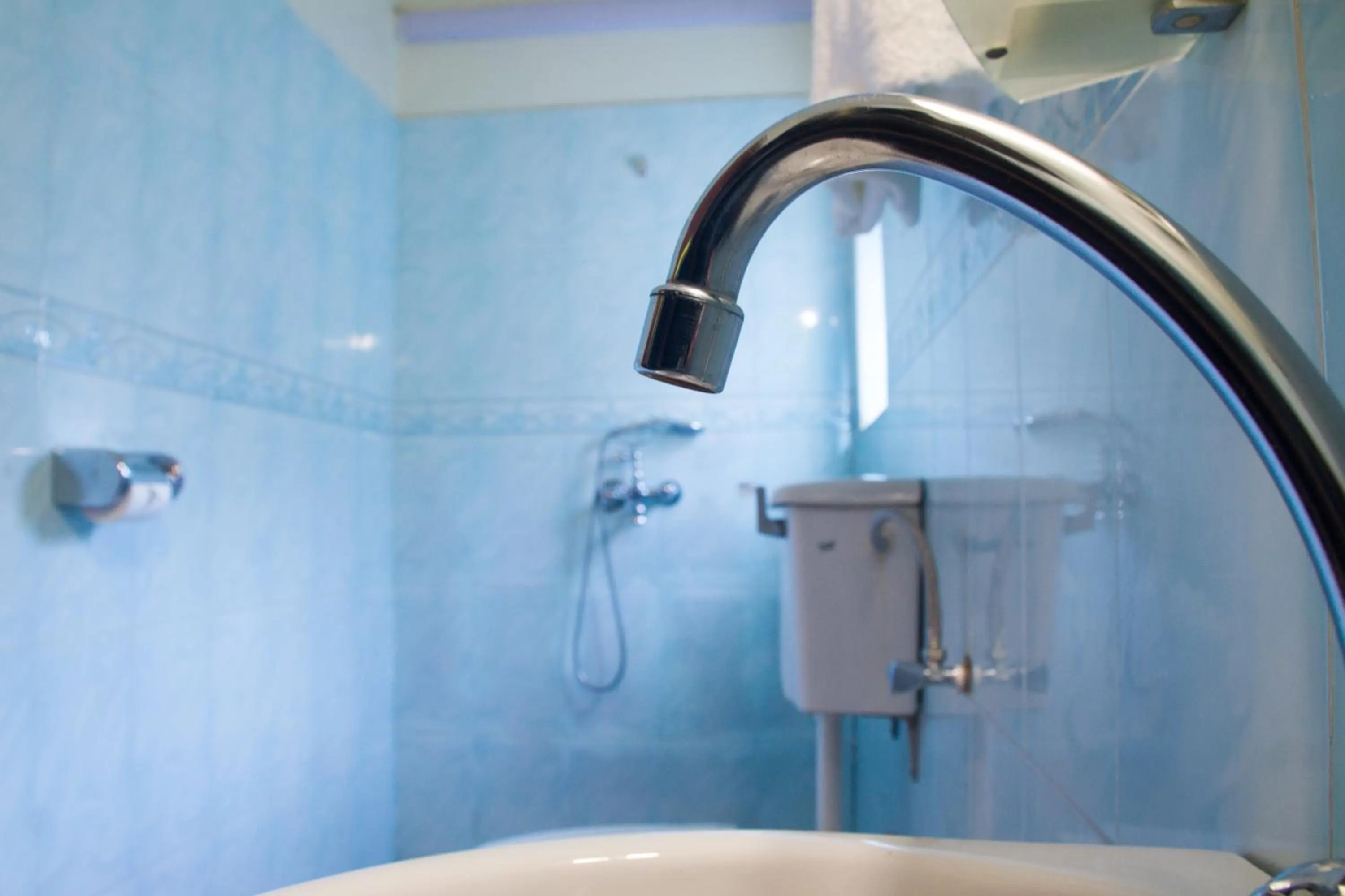 Shower in Sandton Hotel Kasese