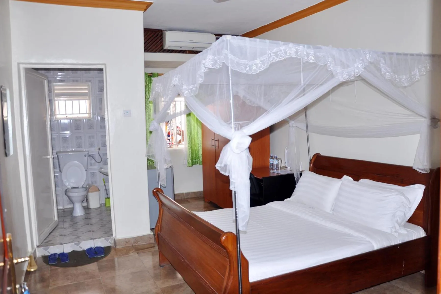 Bed in Sandton Hotel Kasese
