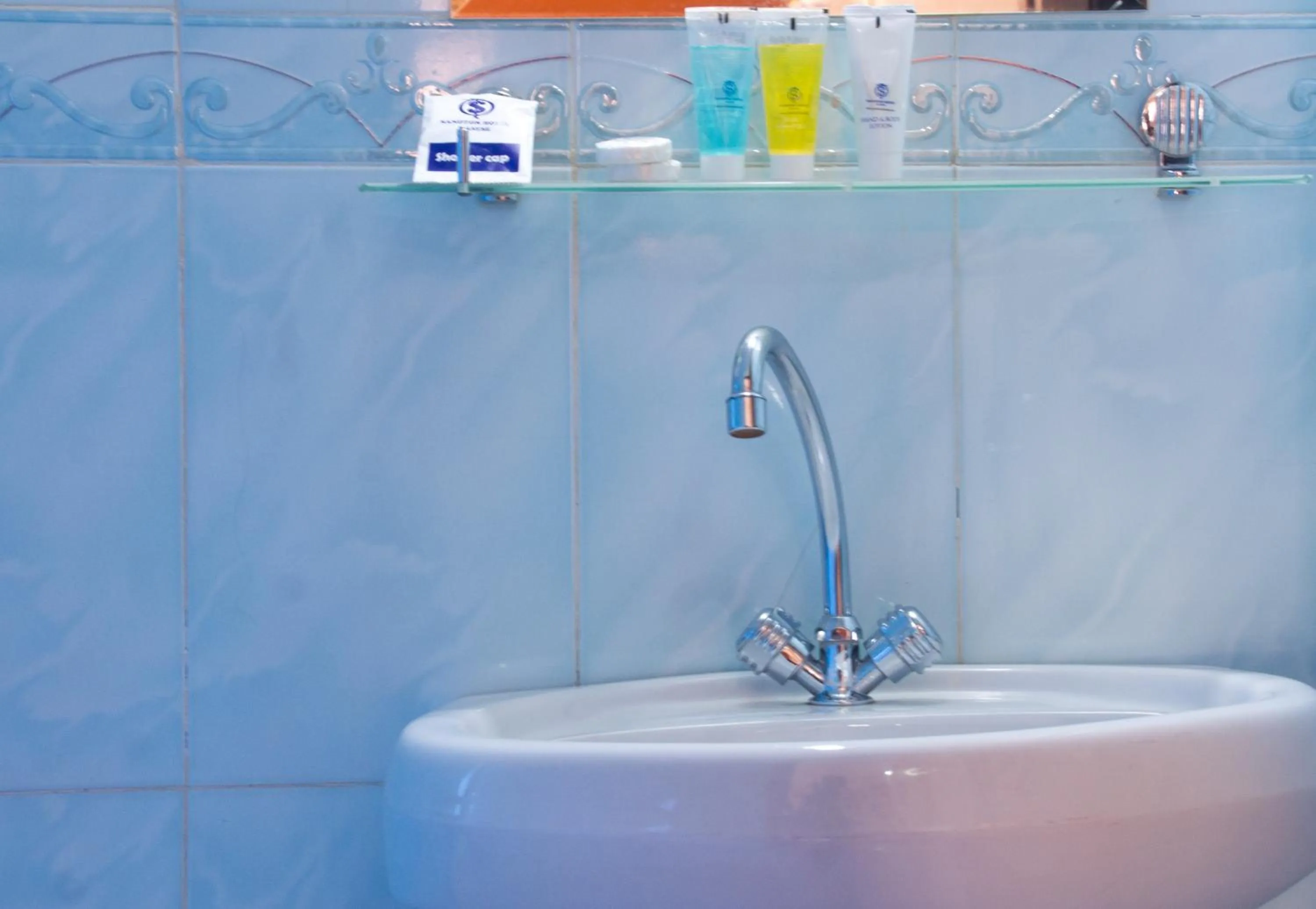 Bathroom in Sandton Hotel Kasese