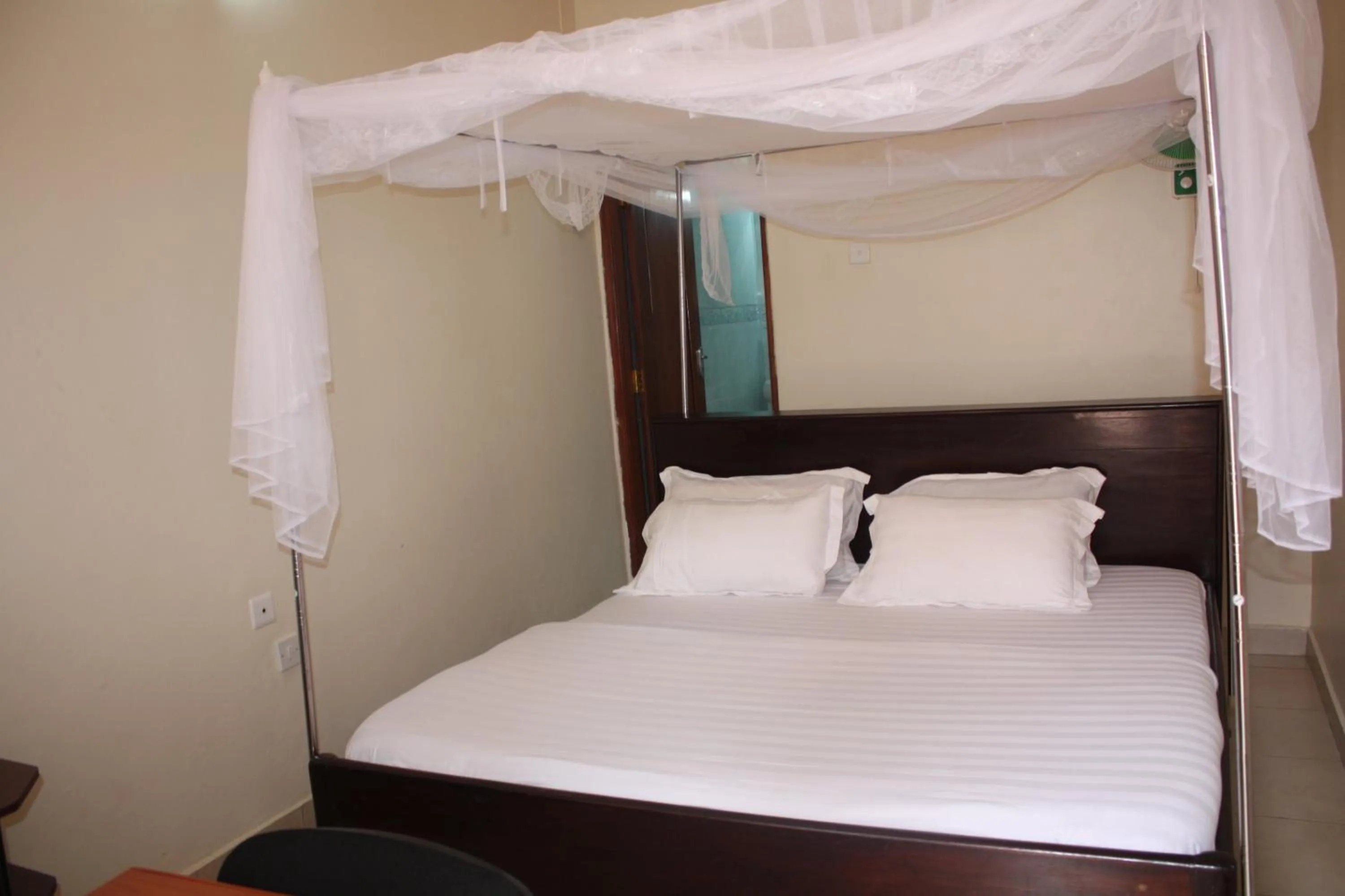 Bed in Sandton Hotel Kasese