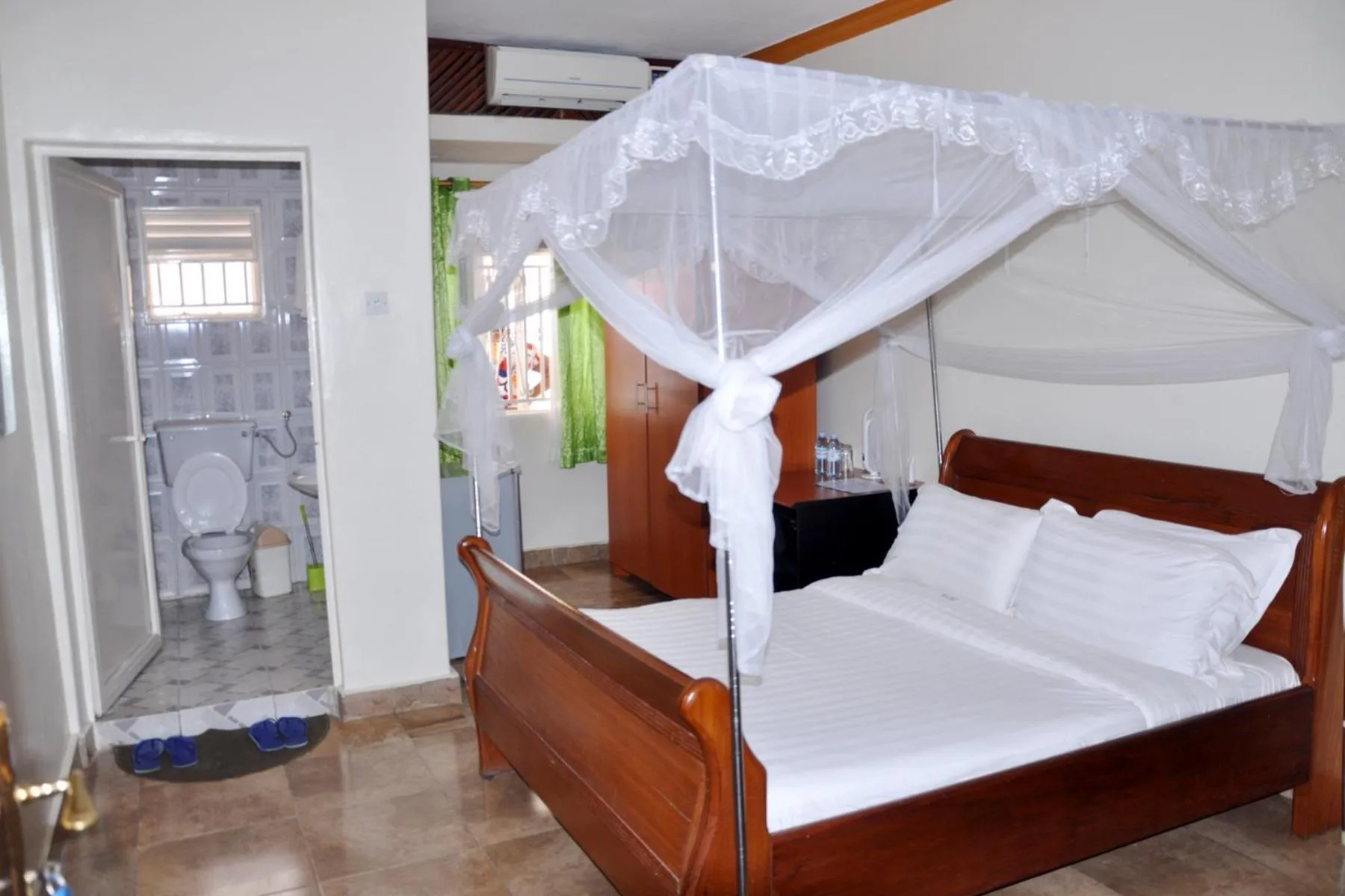 Bed in Sandton Hotel Kasese