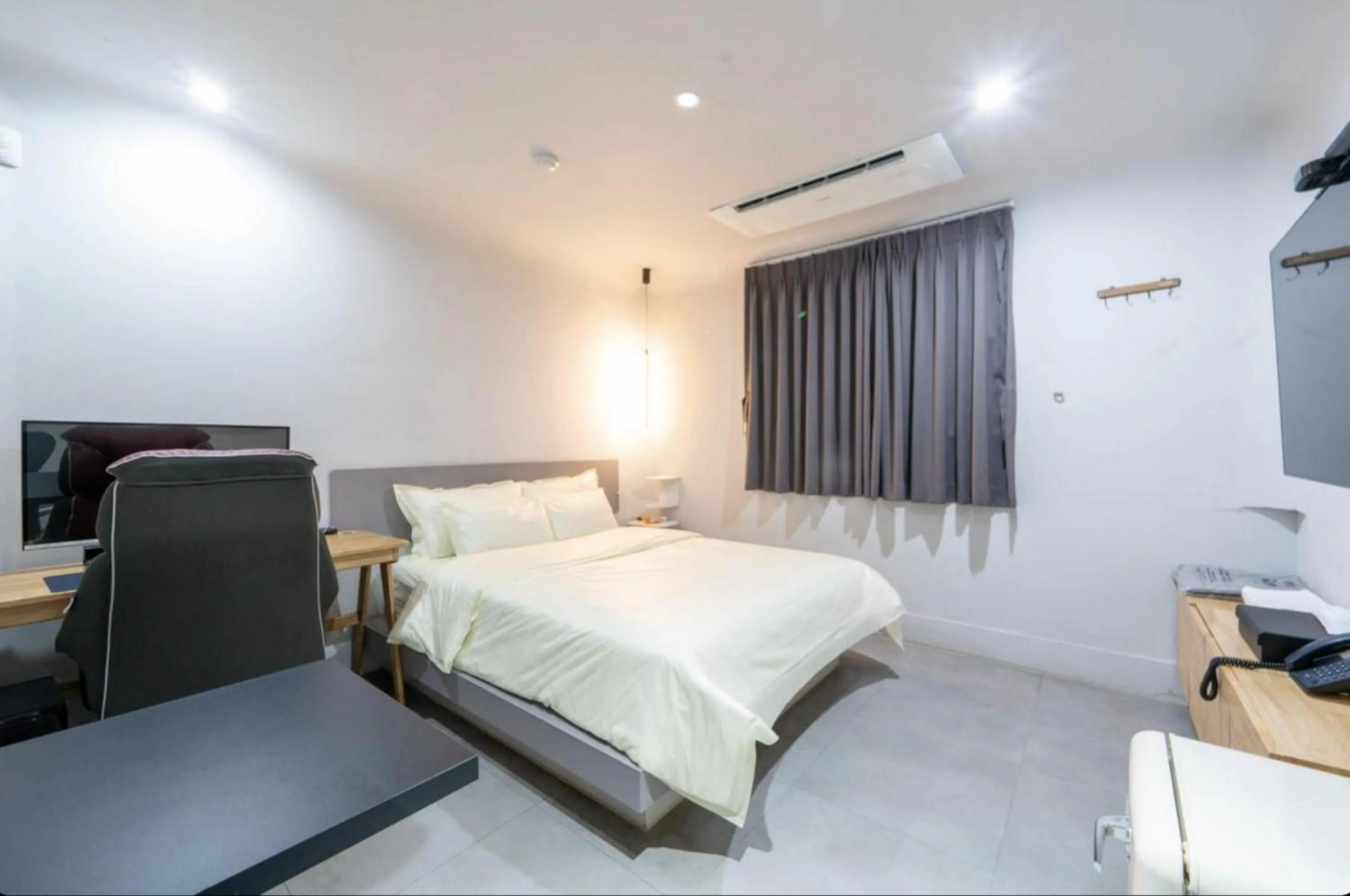 Bed in Cheongju Hotel Persona