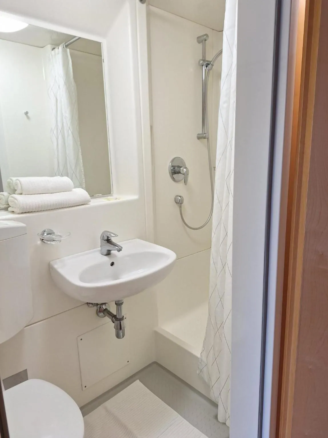Shower in SOVEA Hotel - City