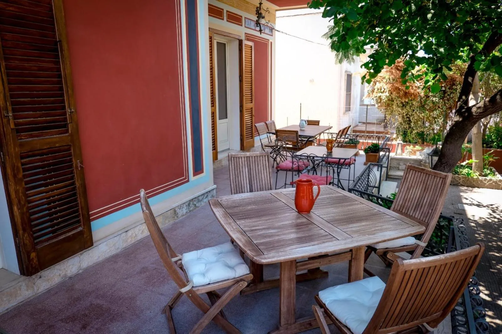 Patio in B&B De Angelis