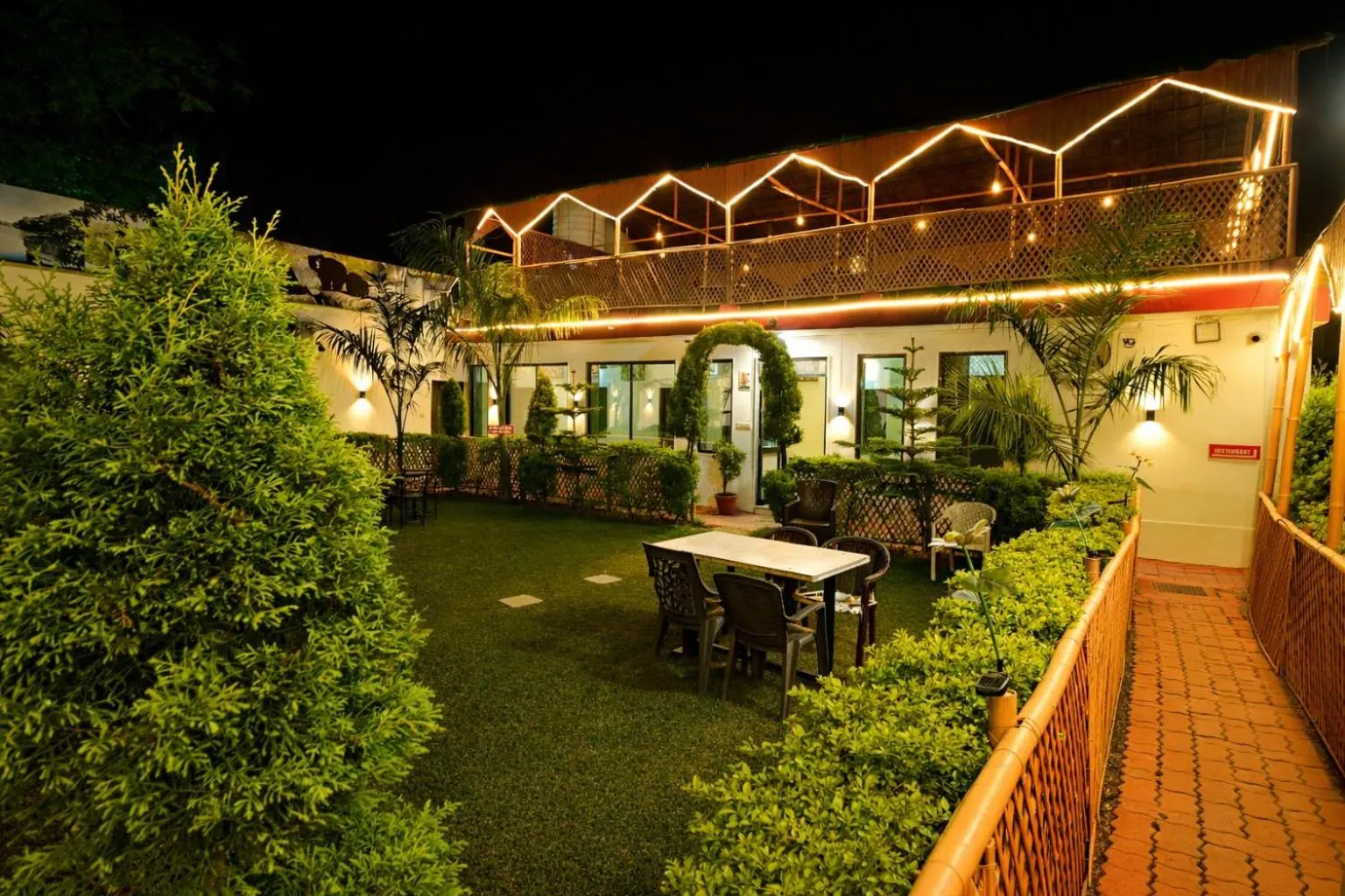 Garden in Hotel Happy Forest Inn