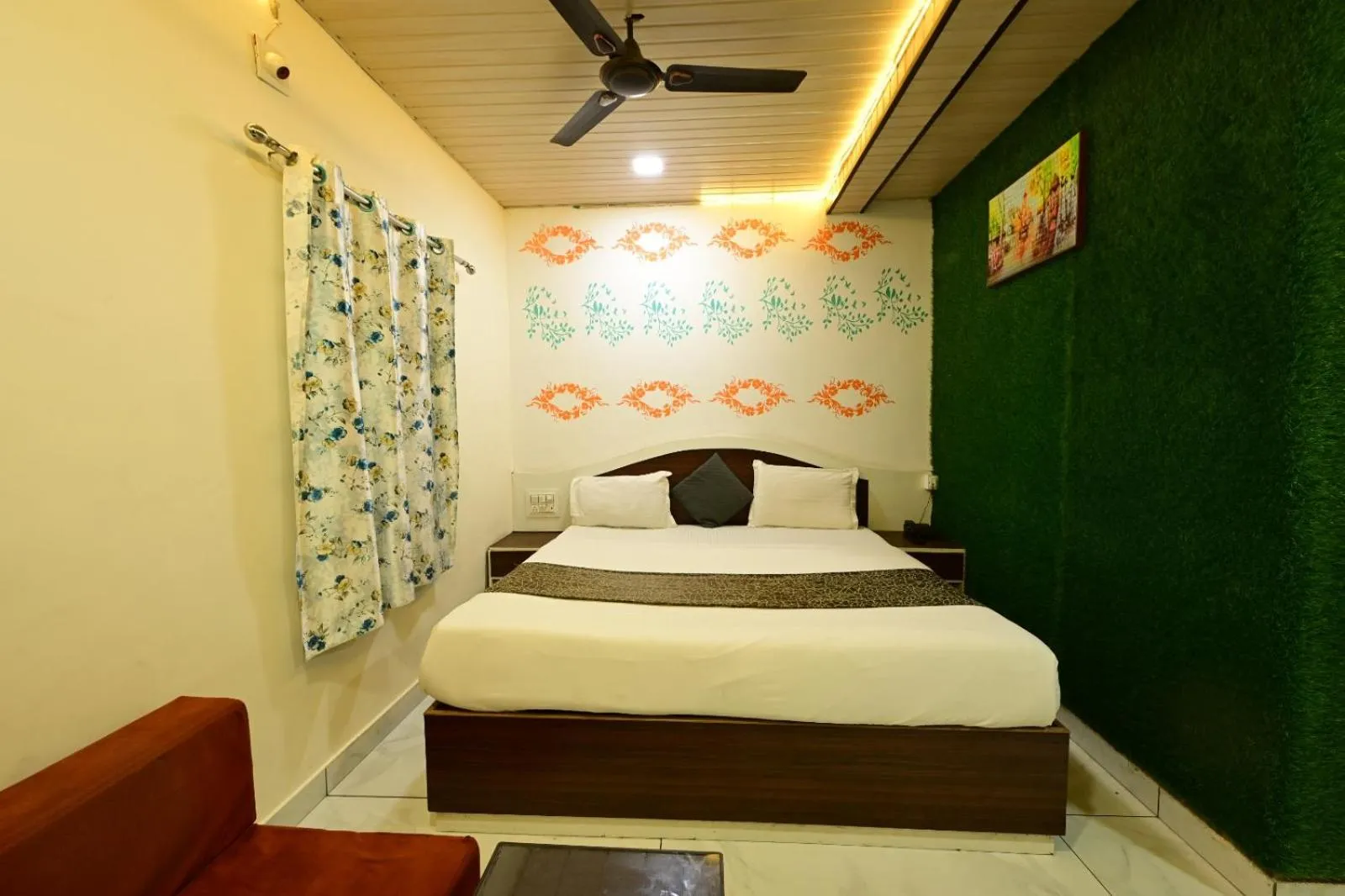 Bed in Hotel Happy Forest Inn