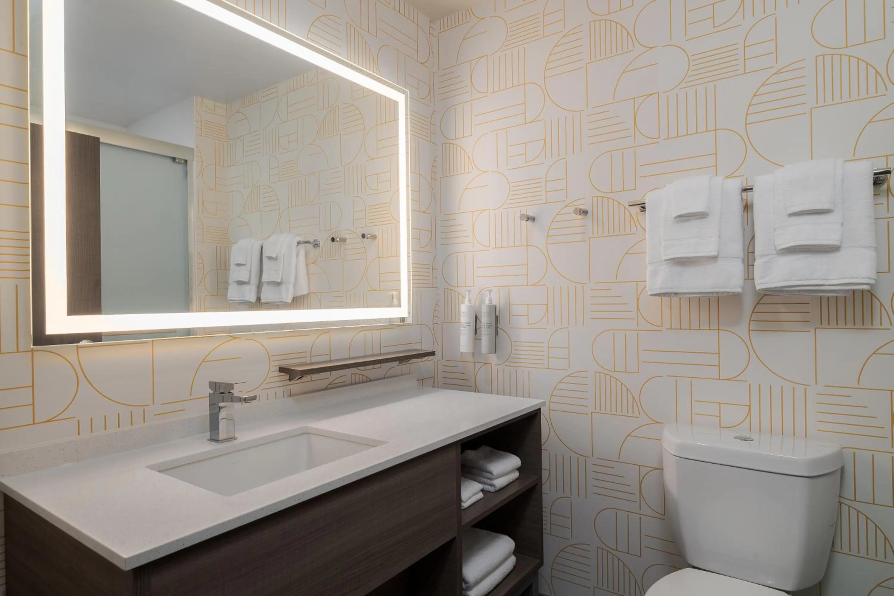 Bathroom in Home2 Suites By Hilton Riverview Tampa