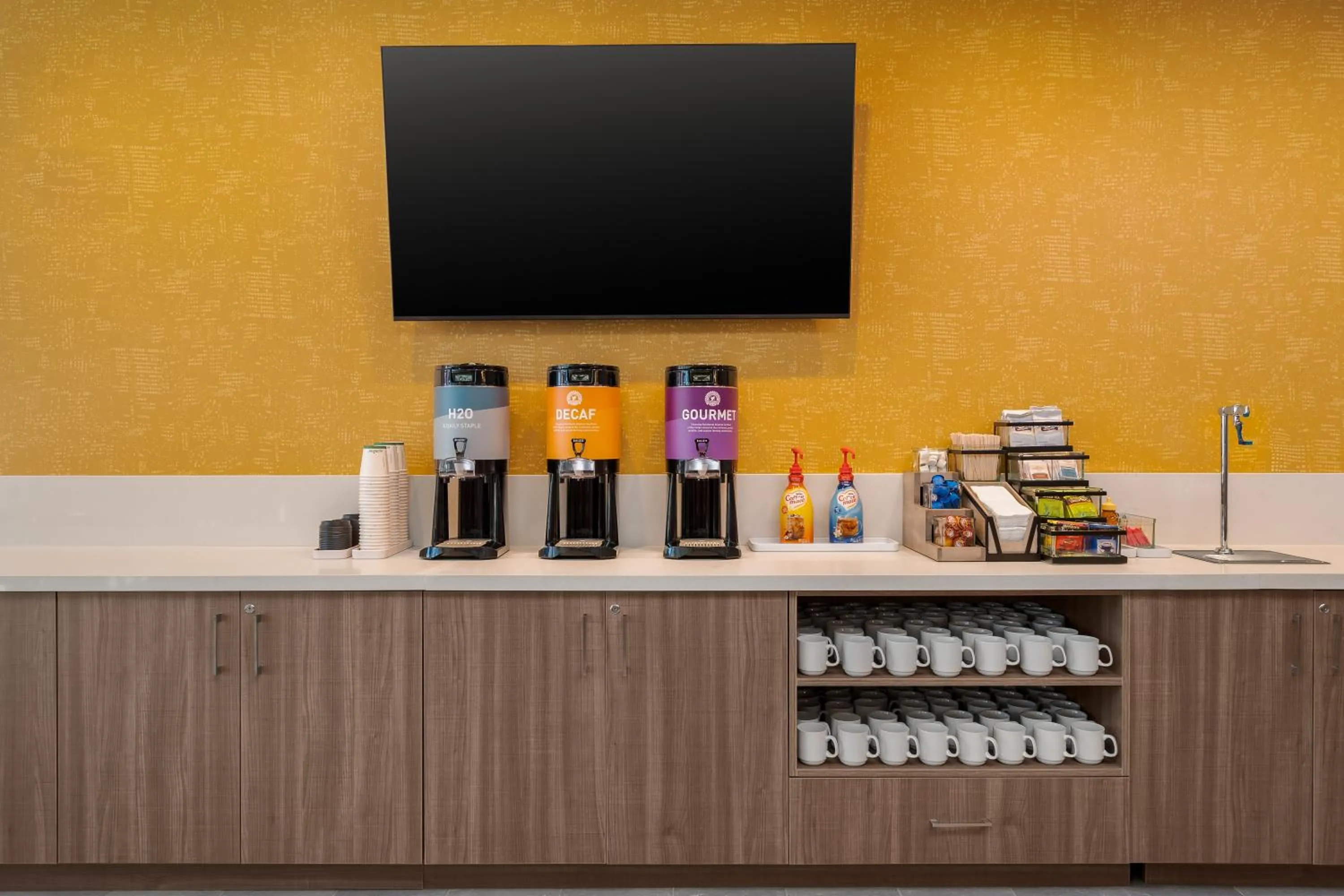 Coffee/tea facilities in Home2 Suites By Hilton Riverview Tampa
