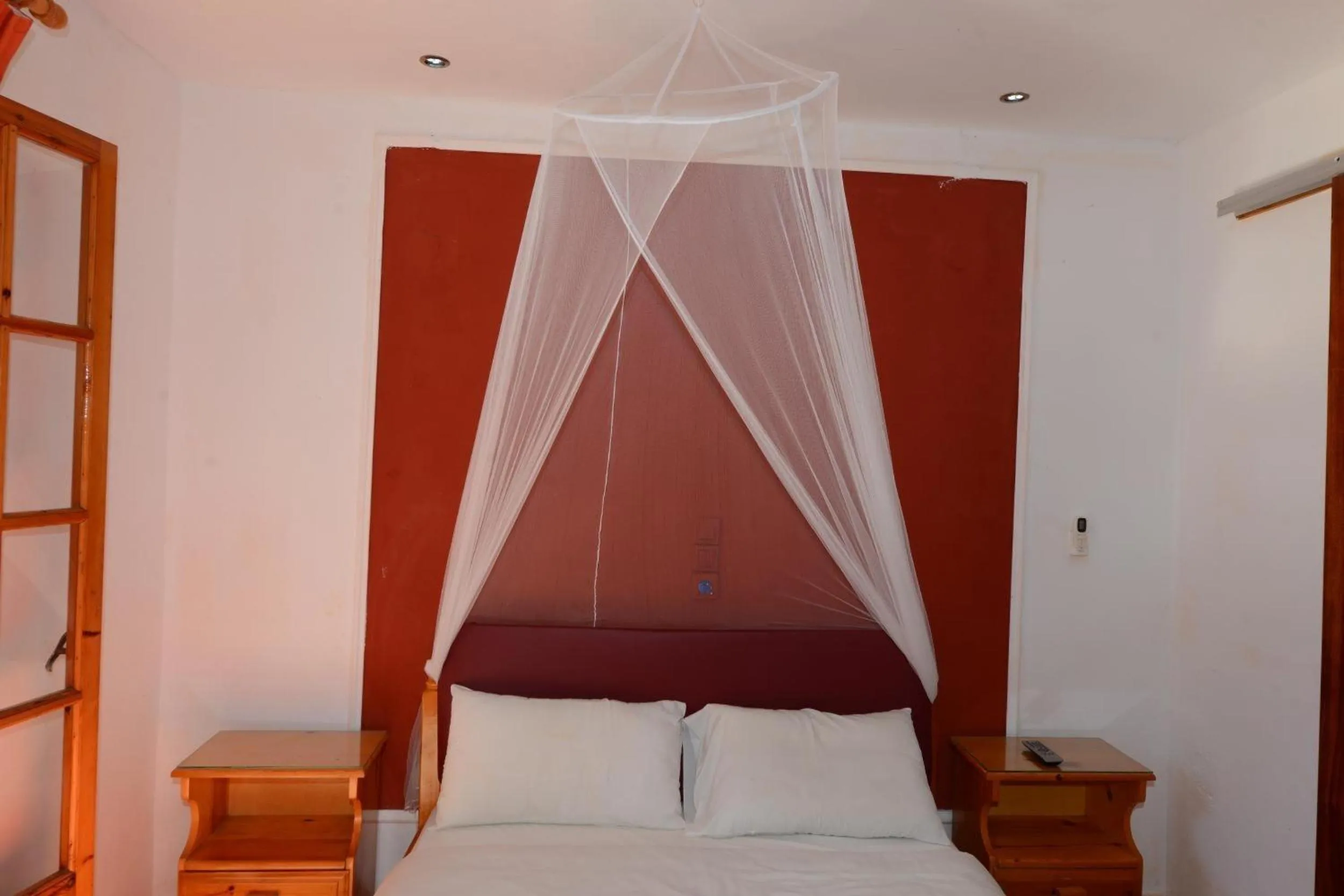 Living room, Bed in Charlies Venus Apartments