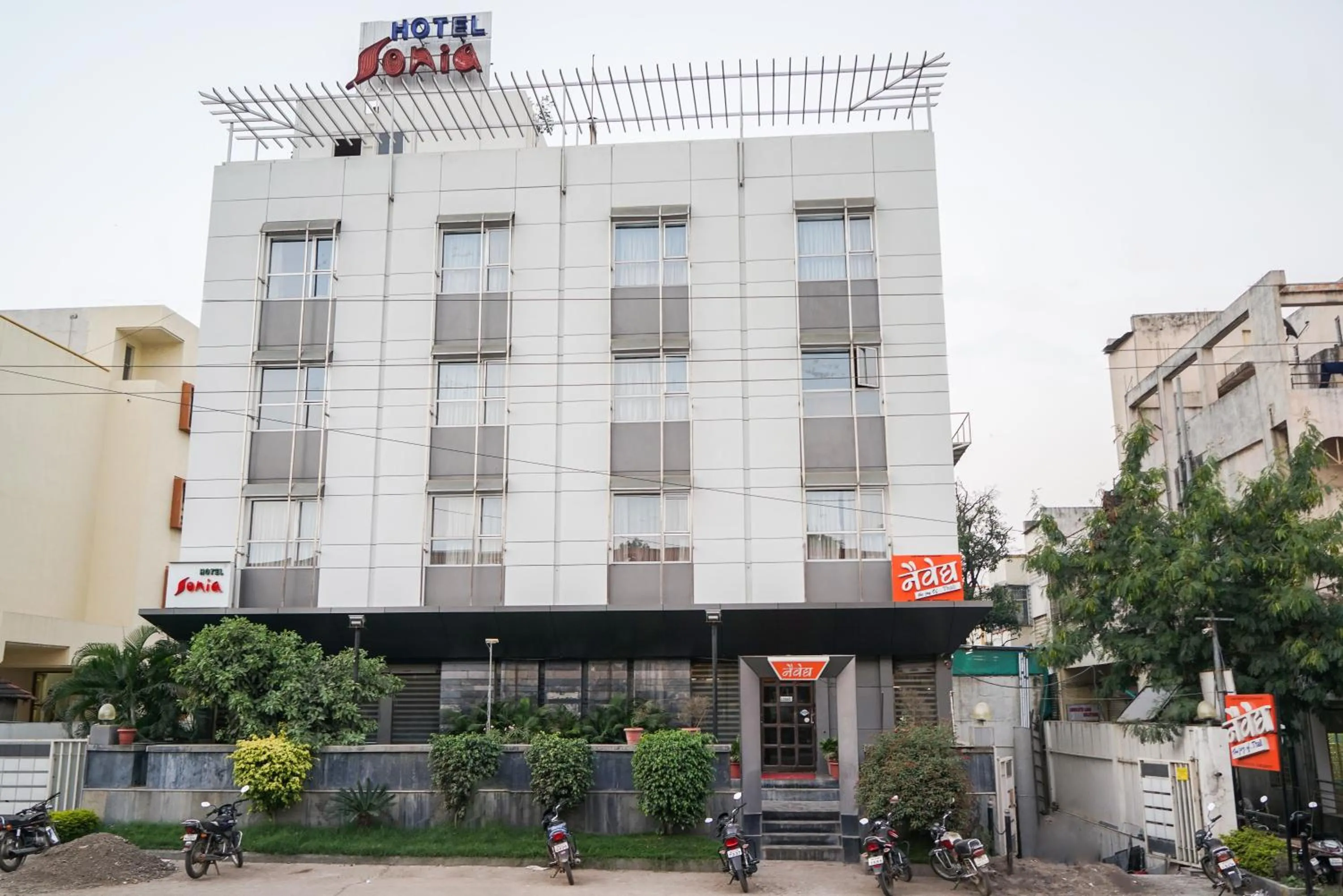 Facade/entrance in Hotel Sonia CIDCO