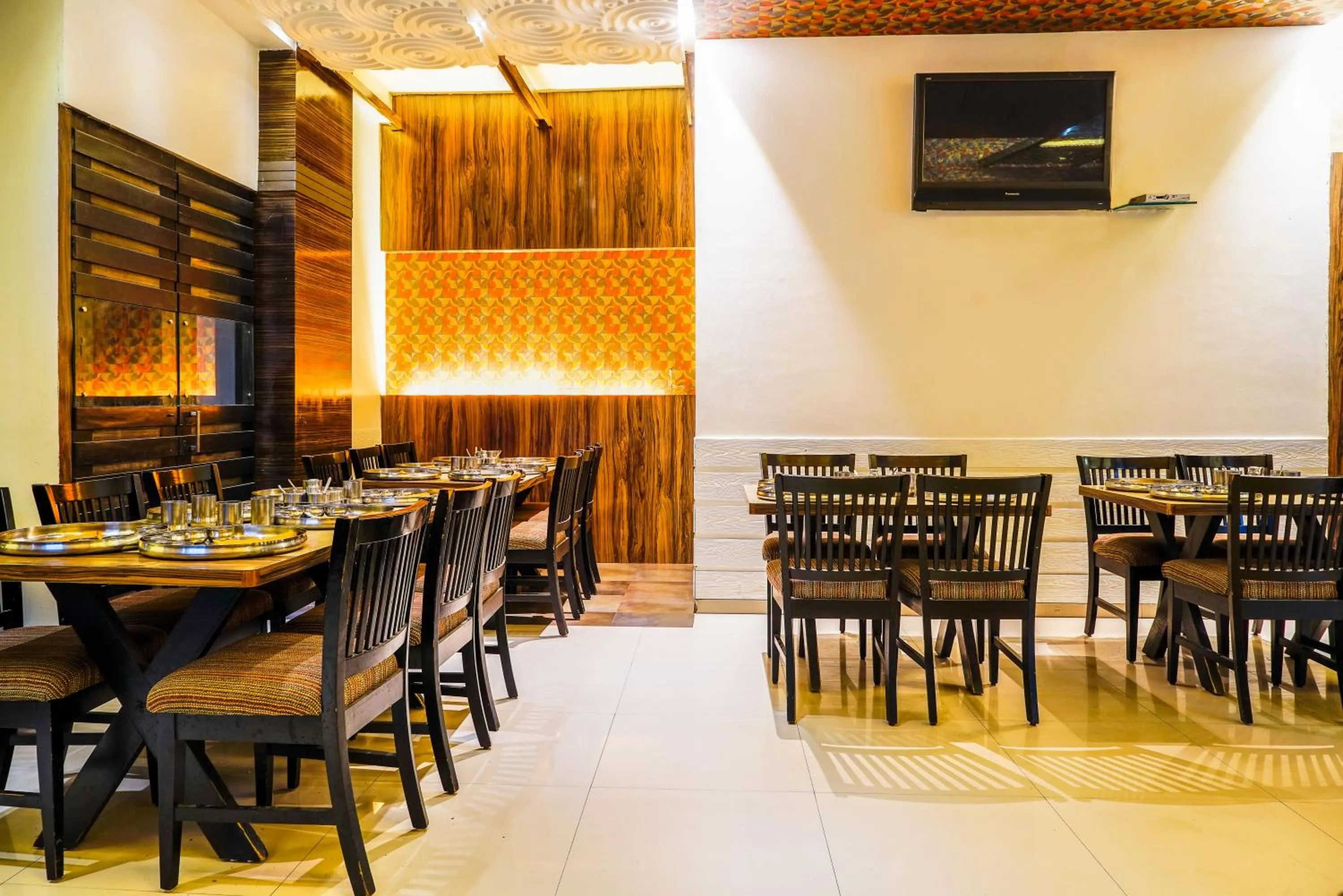 Restaurant/places to eat in Hotel Sonia CIDCO