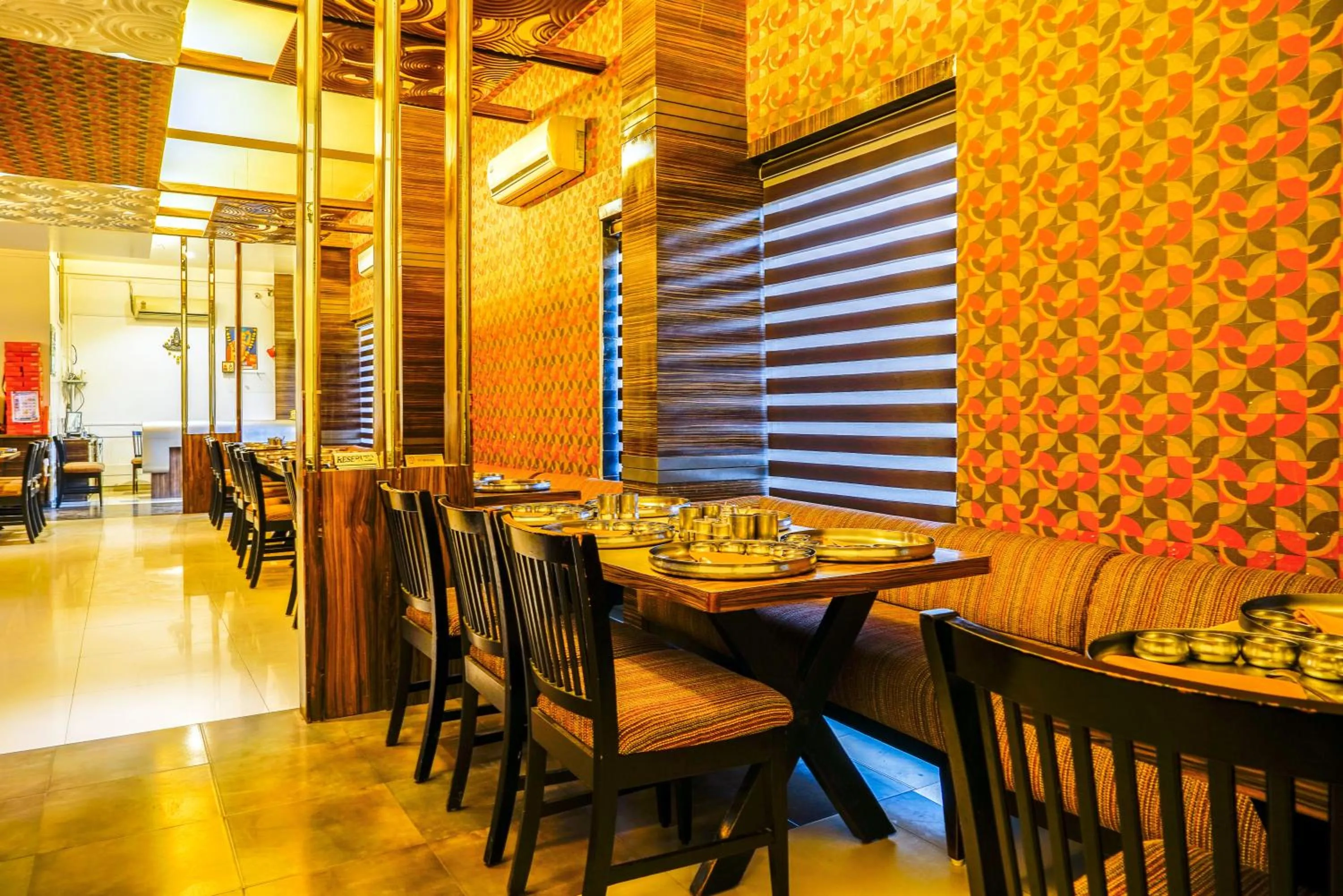 Restaurant/places to eat in Hotel Sonia CIDCO