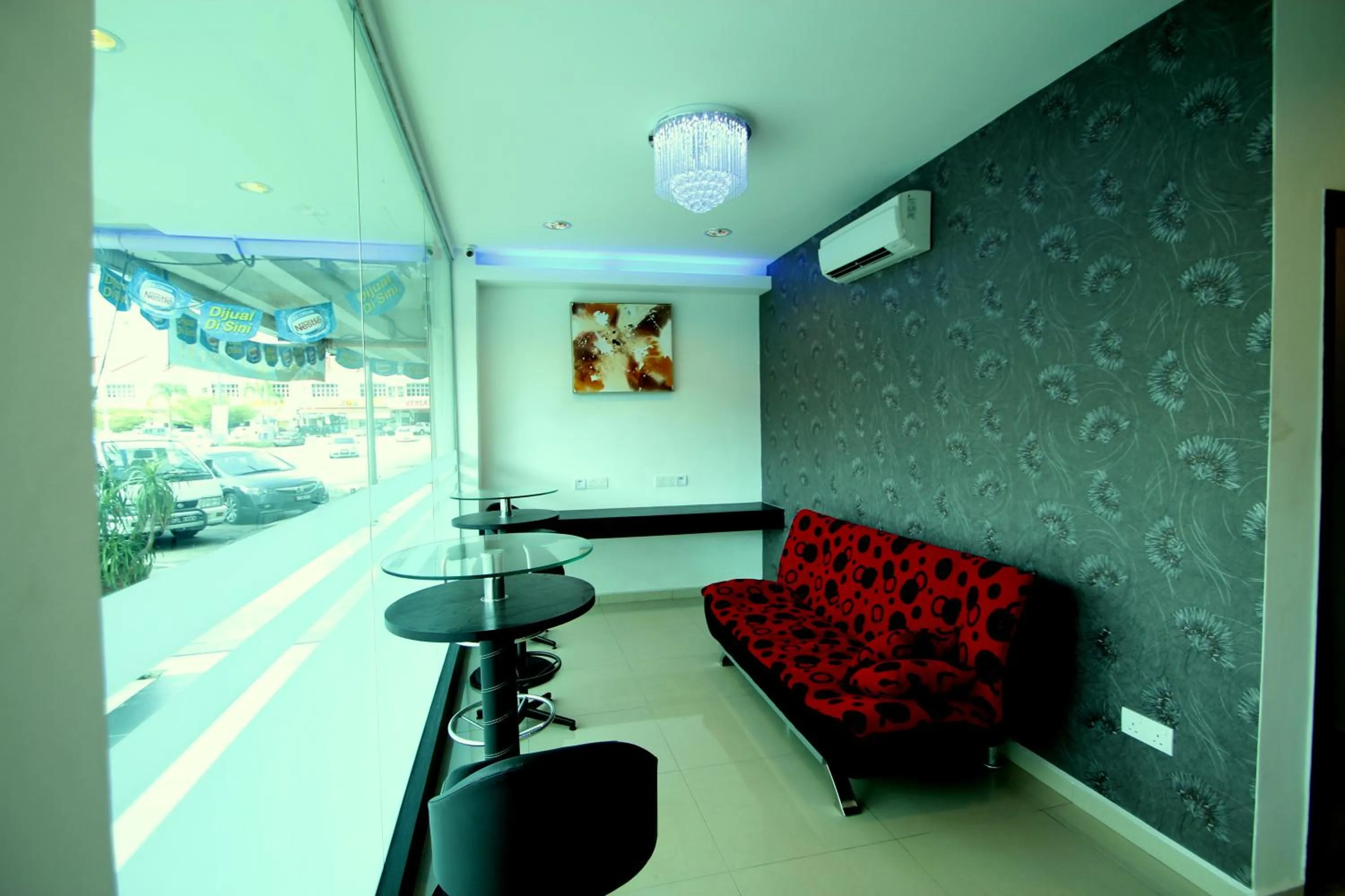 Lounge or bar in Century Inn Hotel