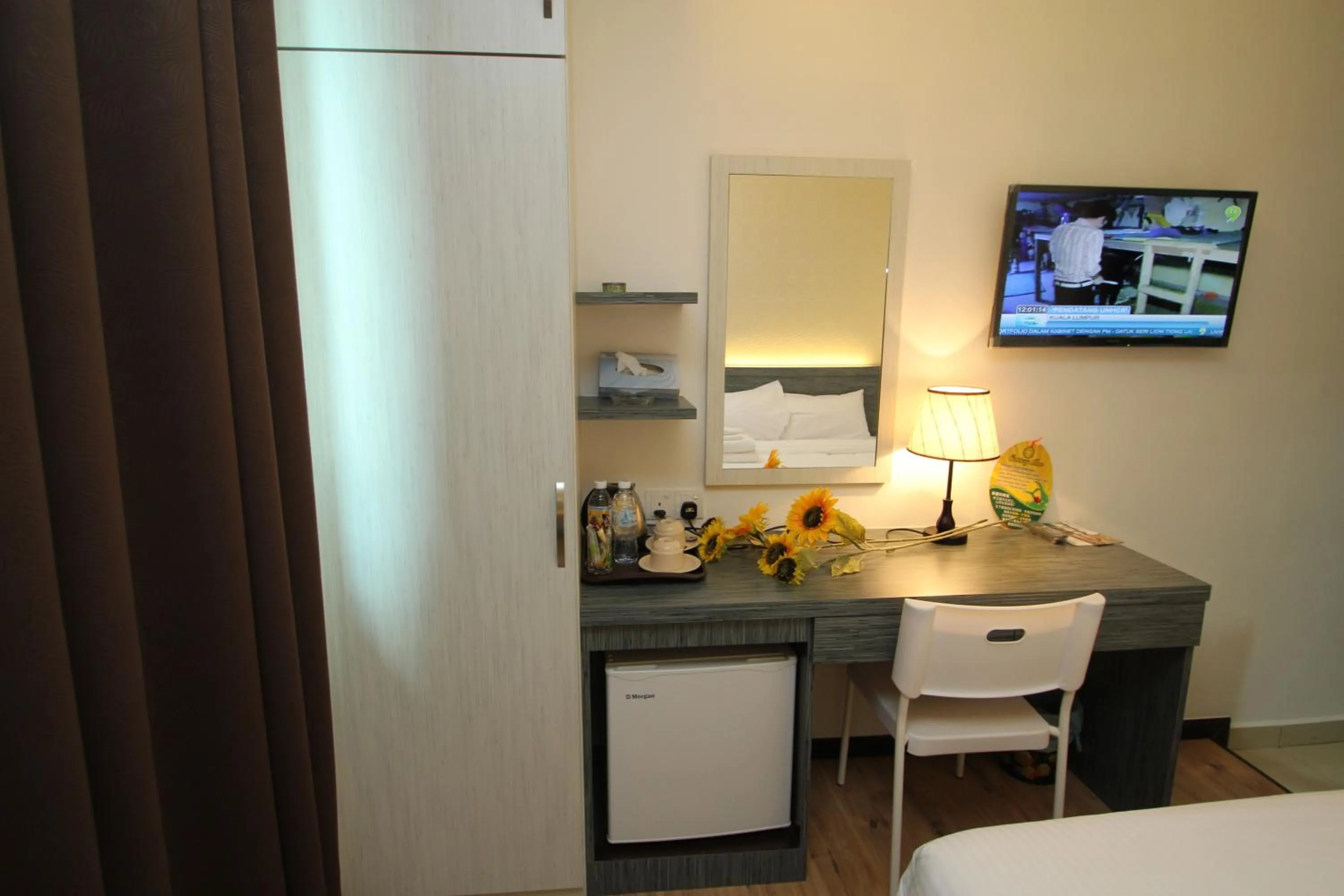 Bedroom in Century Inn Hotel