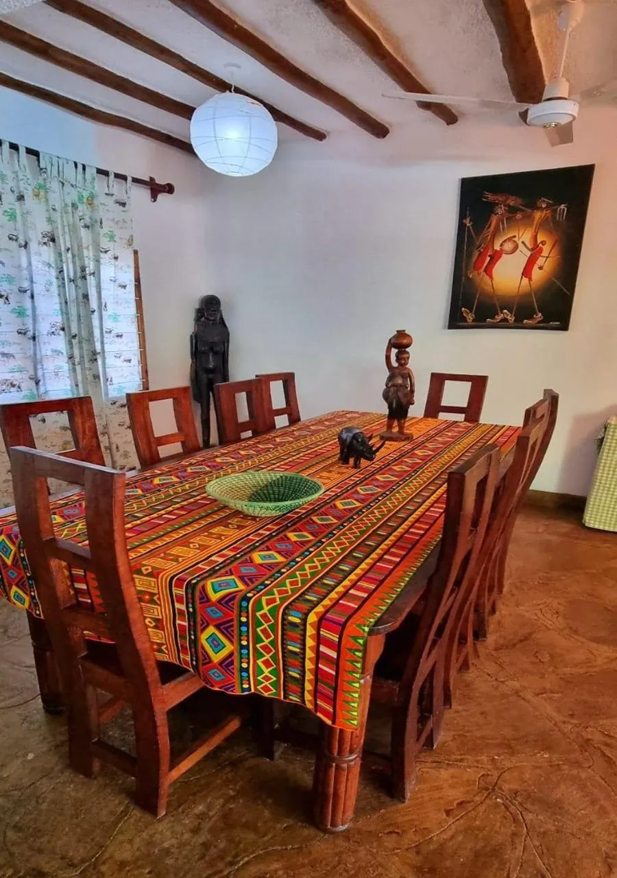 Breakfast in Simba House