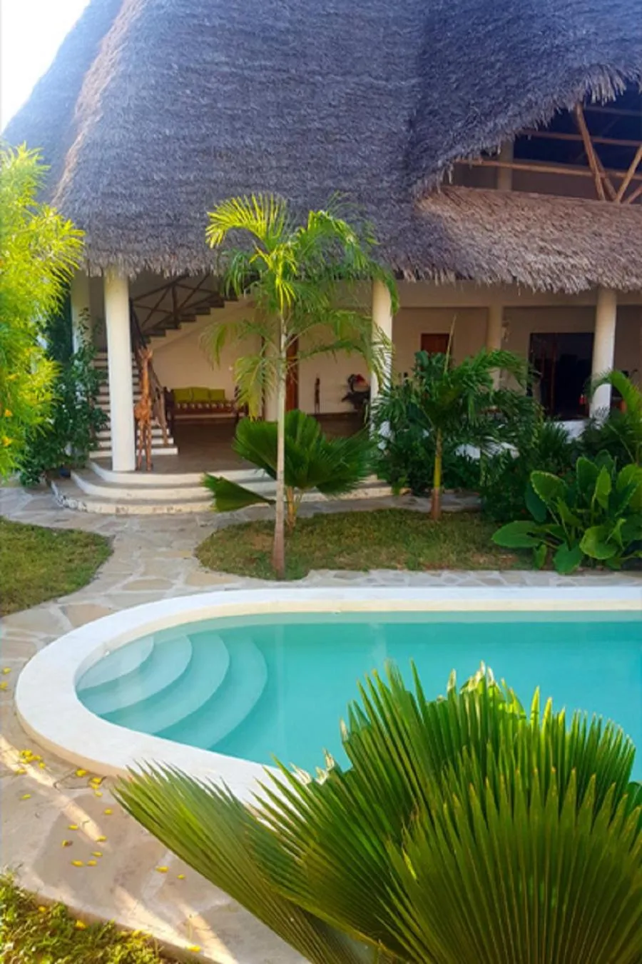 Facade/entrance in Simba House