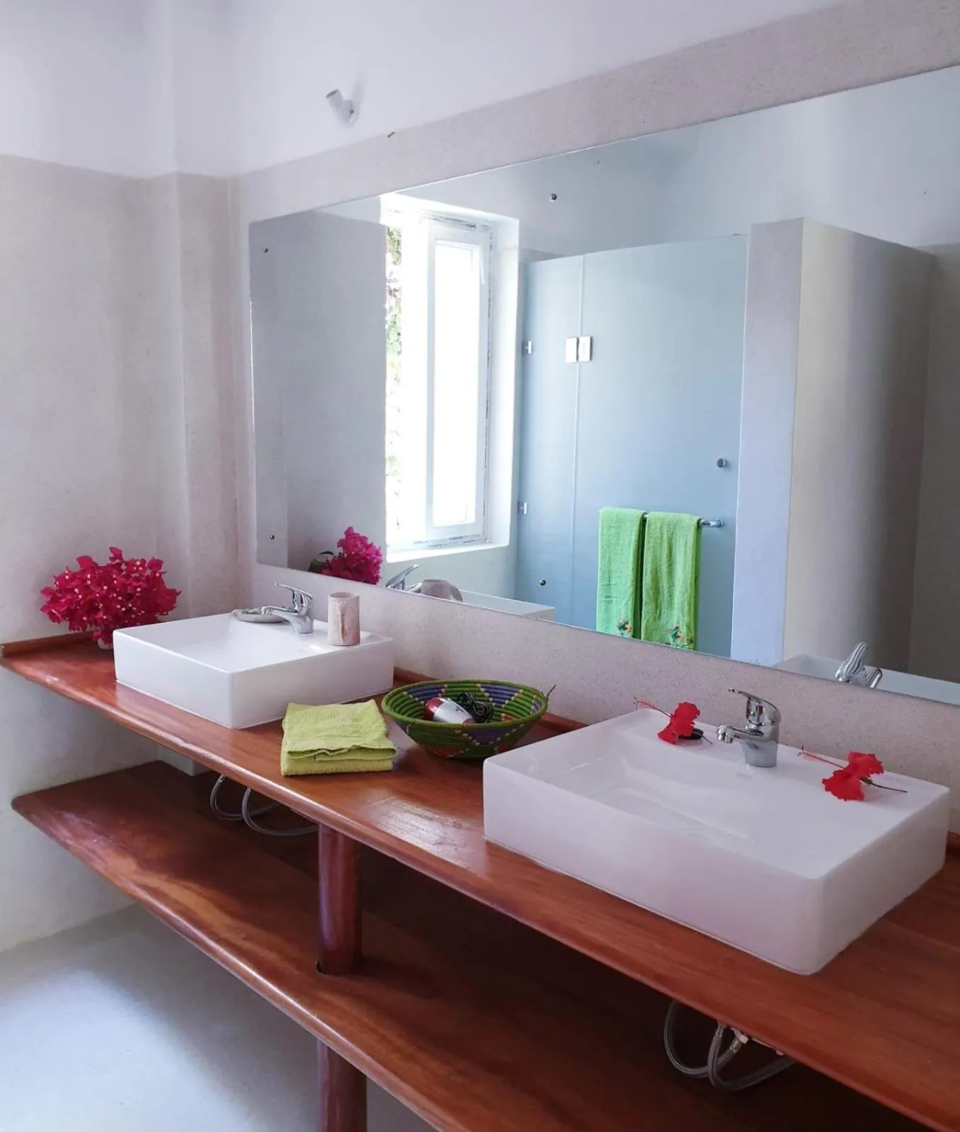Bathroom, Bed in Simba House