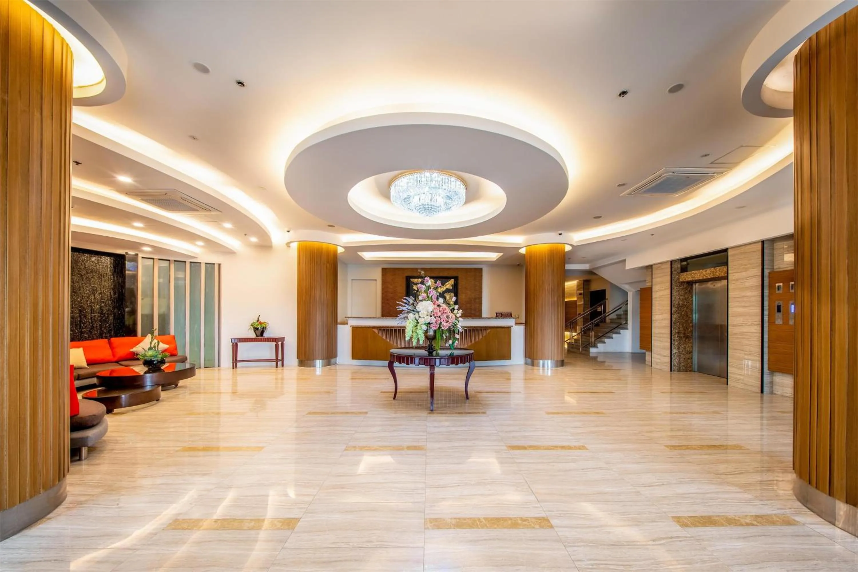 Lobby or reception in Best Western Plus Hotel Subic