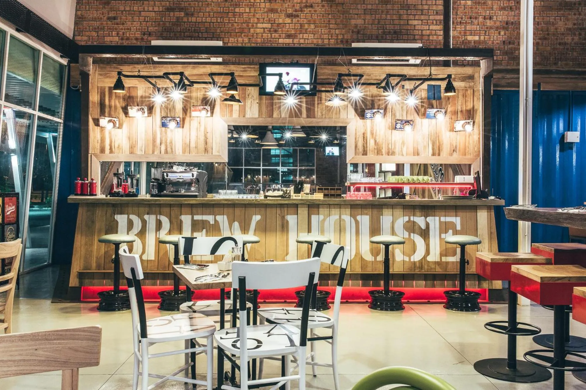 Restaurant/places to eat in Dash Box Hotel Cyberjaya