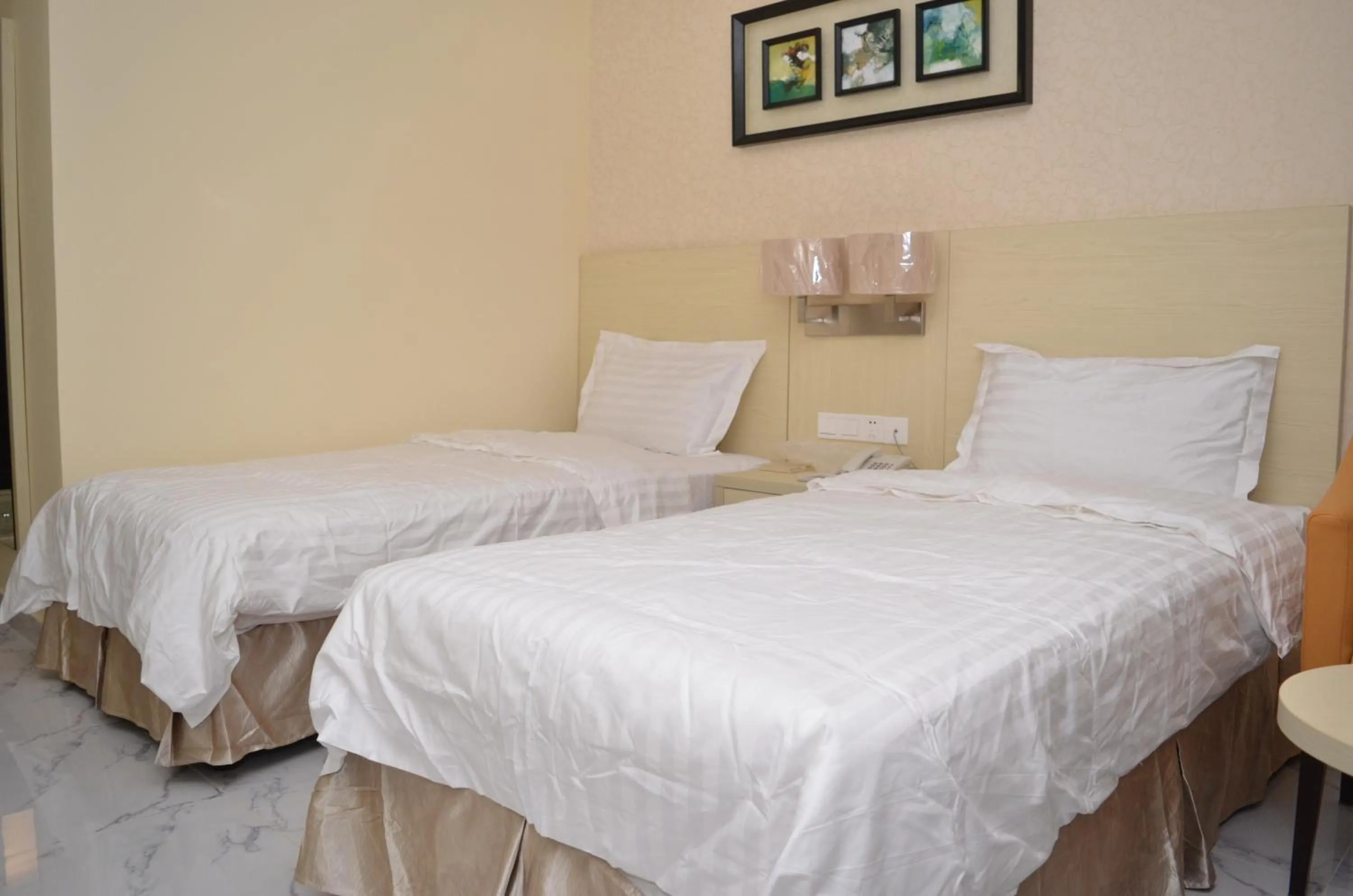 Bed in Hotel Pacific, Lda