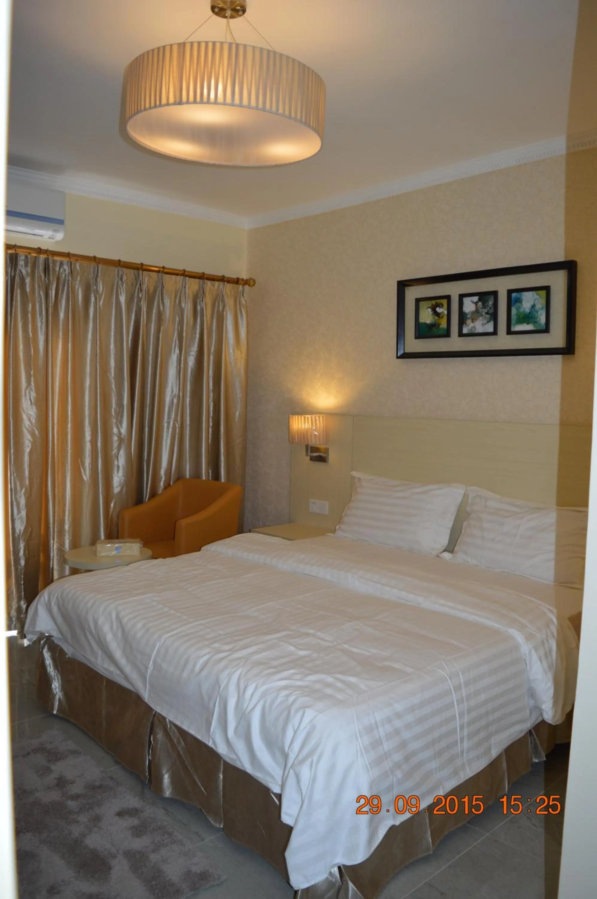 Bed in Hotel Pacific, Lda