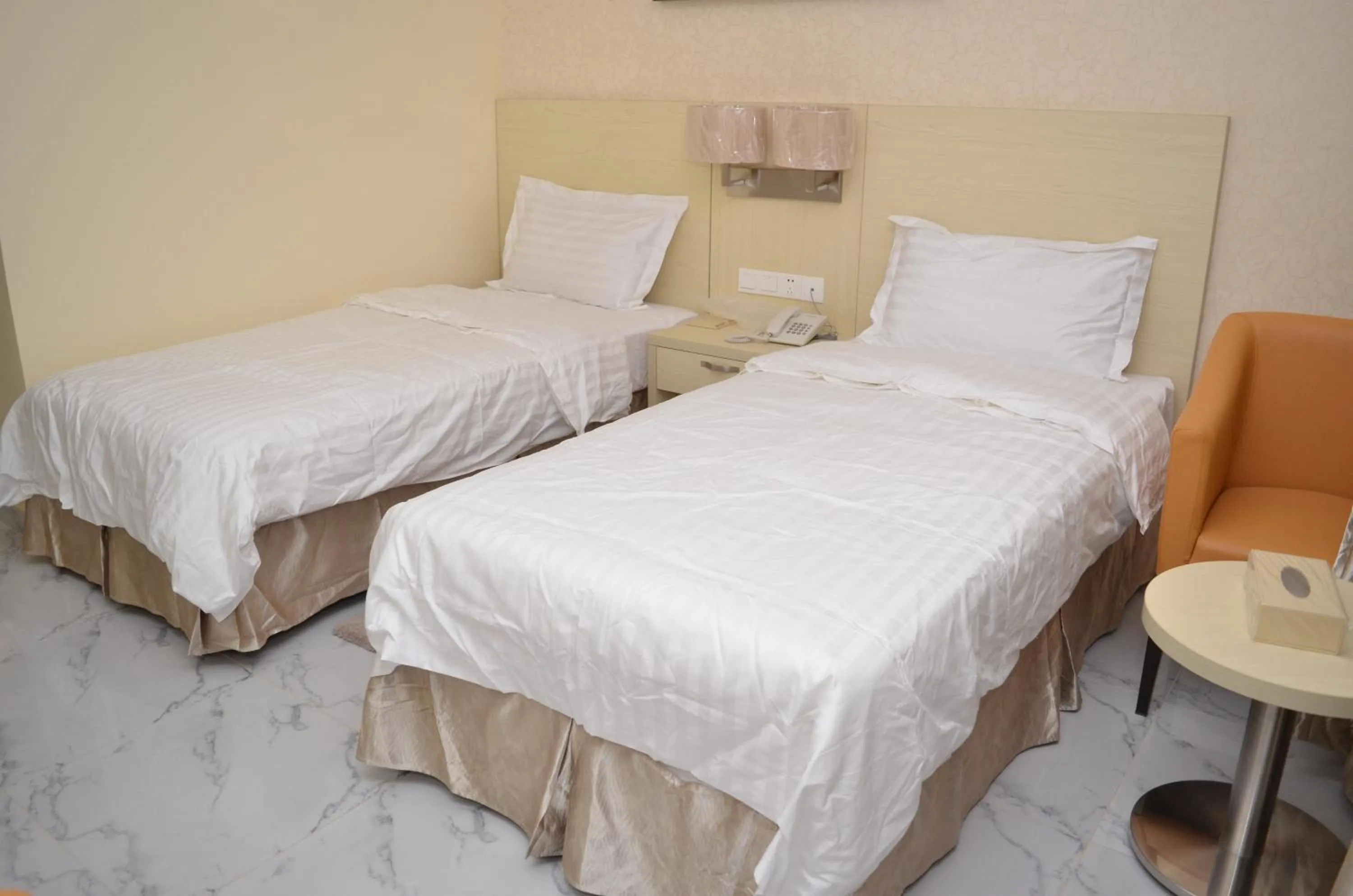 Photo of the whole room, Bed in Hotel Pacific, Lda