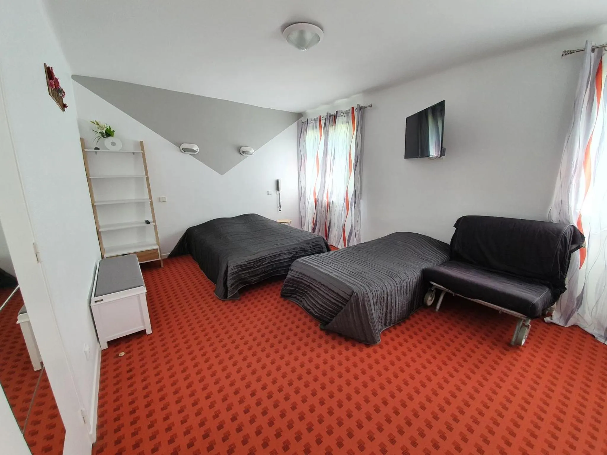 View (from property/room), Bed in Hotel De La Poste