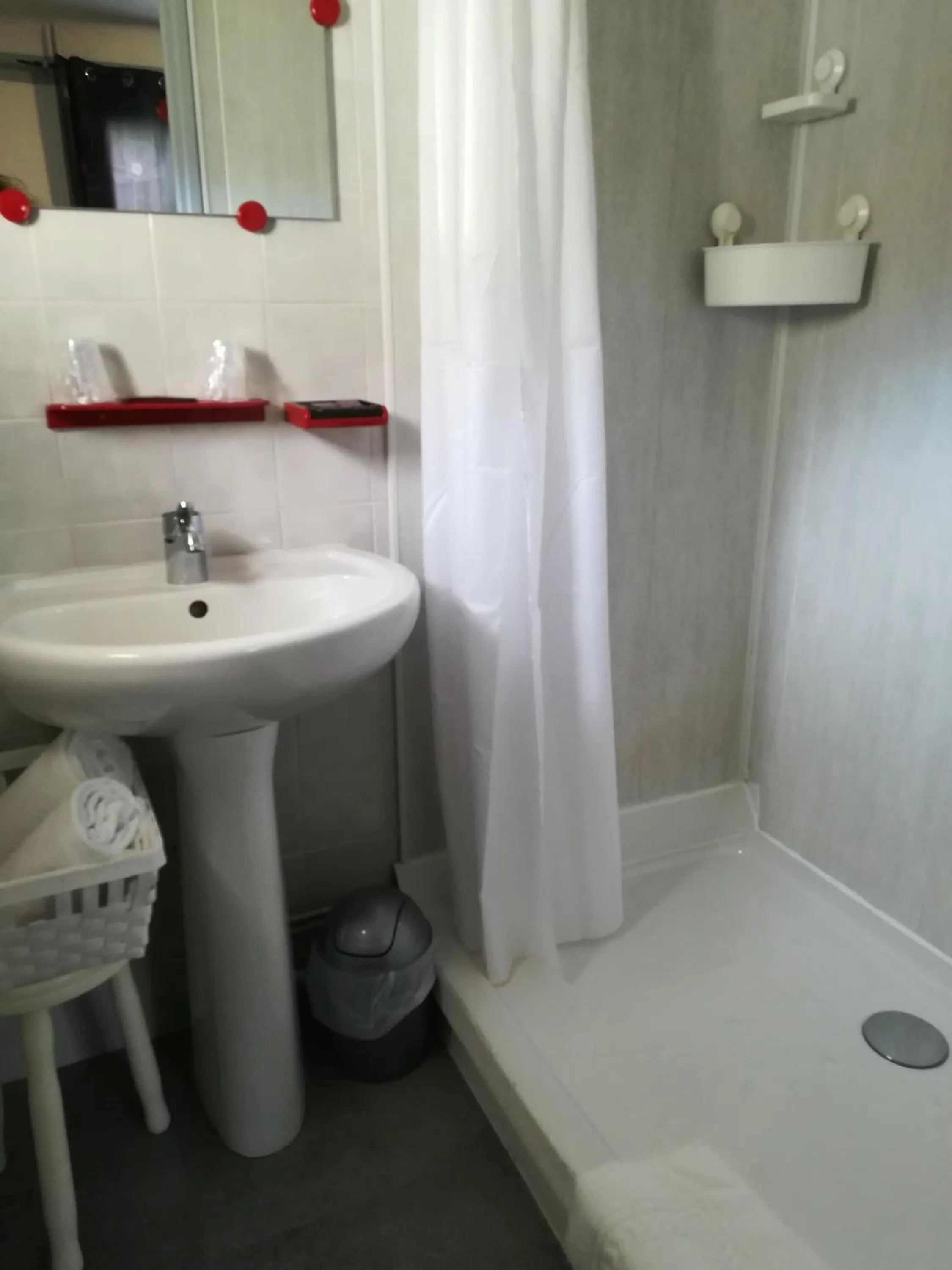 Shower in Hotel De La Poste