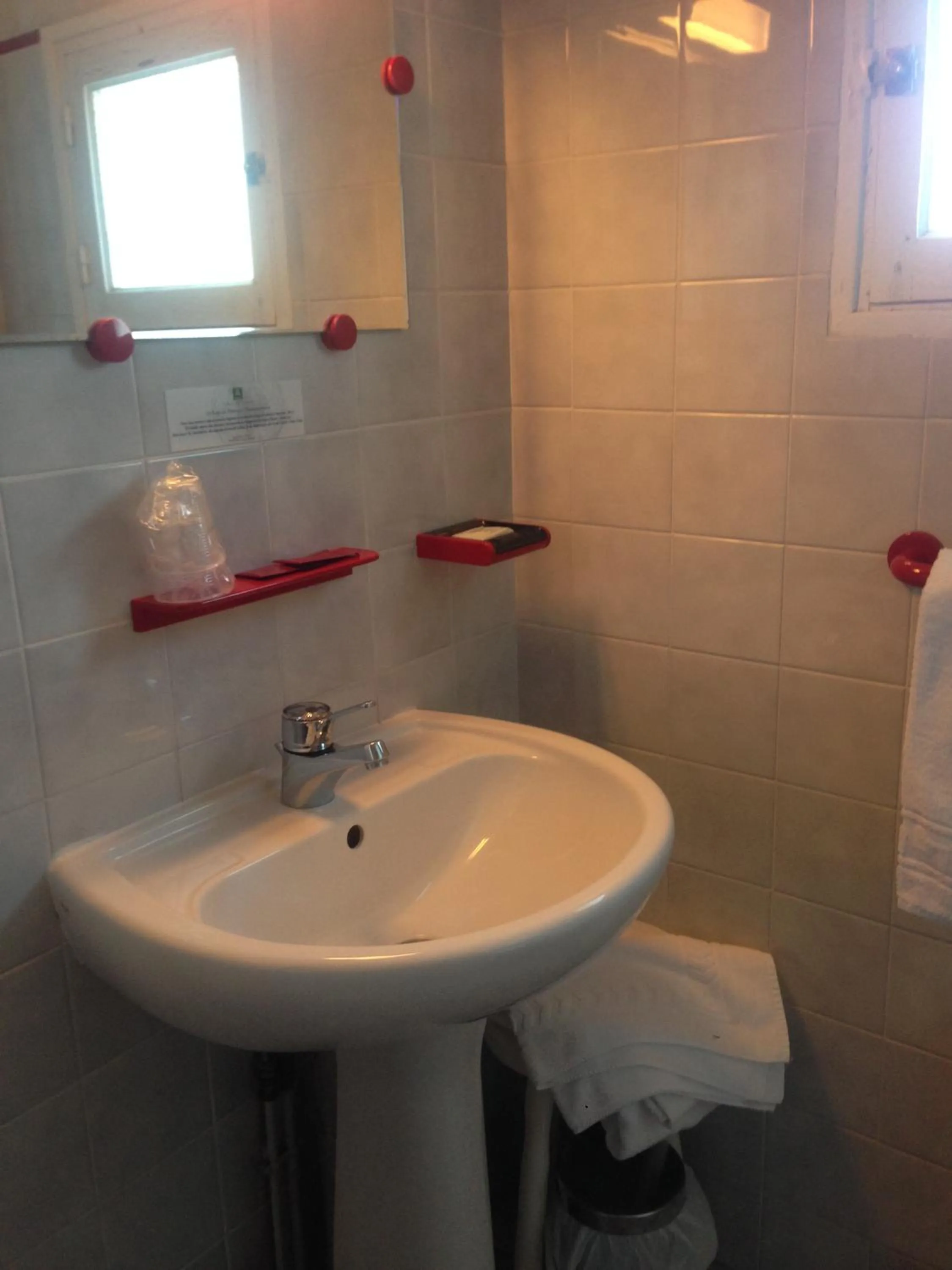 Shower in Hotel De La Poste