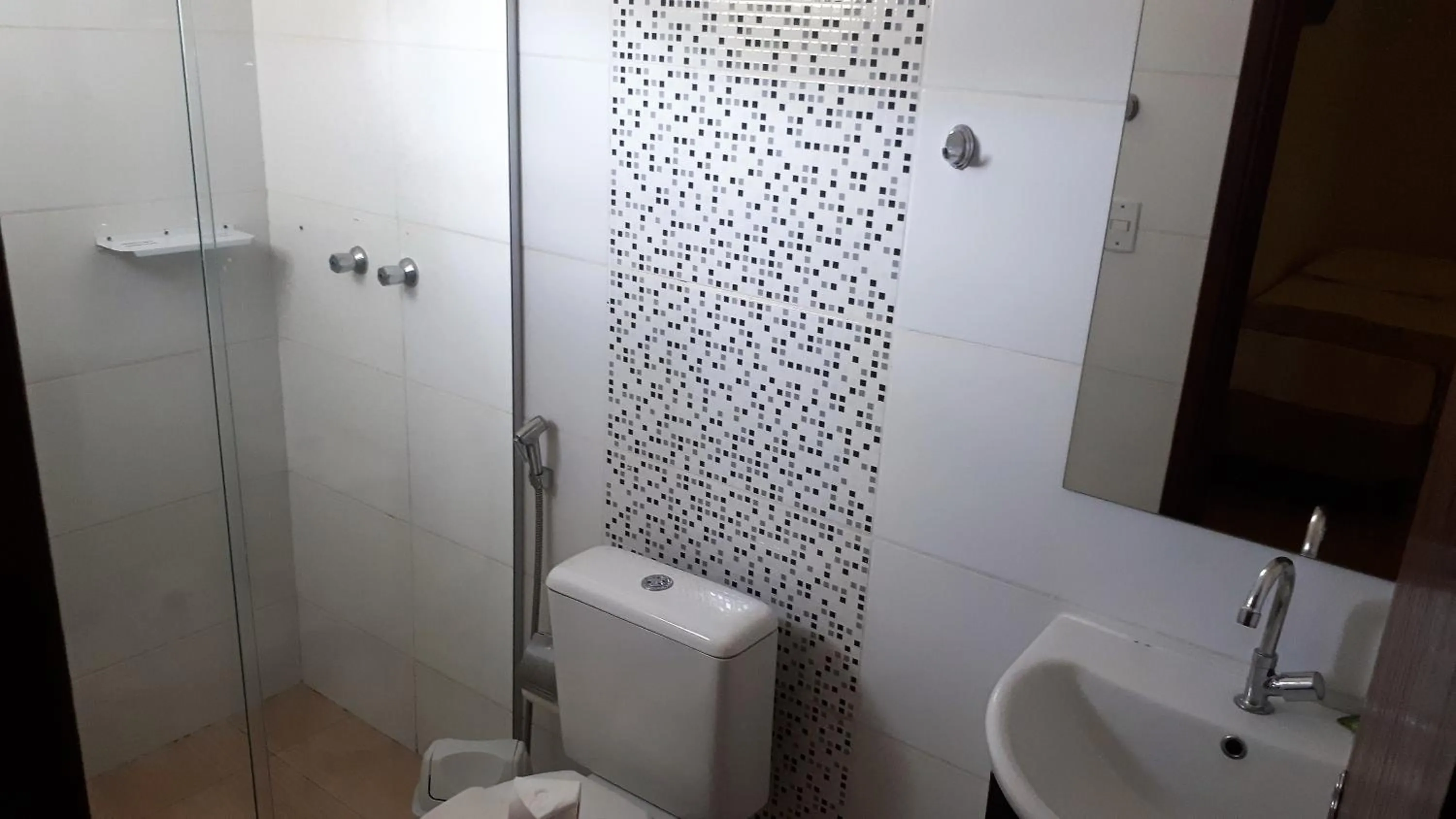 Shower in Casagrande Olímpia Hotel