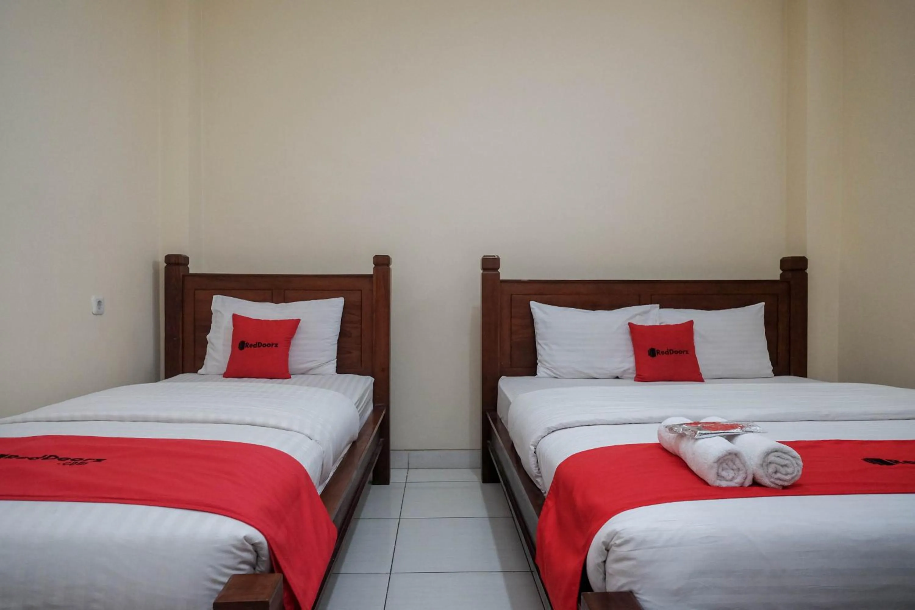 Bedroom, Bed in RedDoorz at Solo Baru