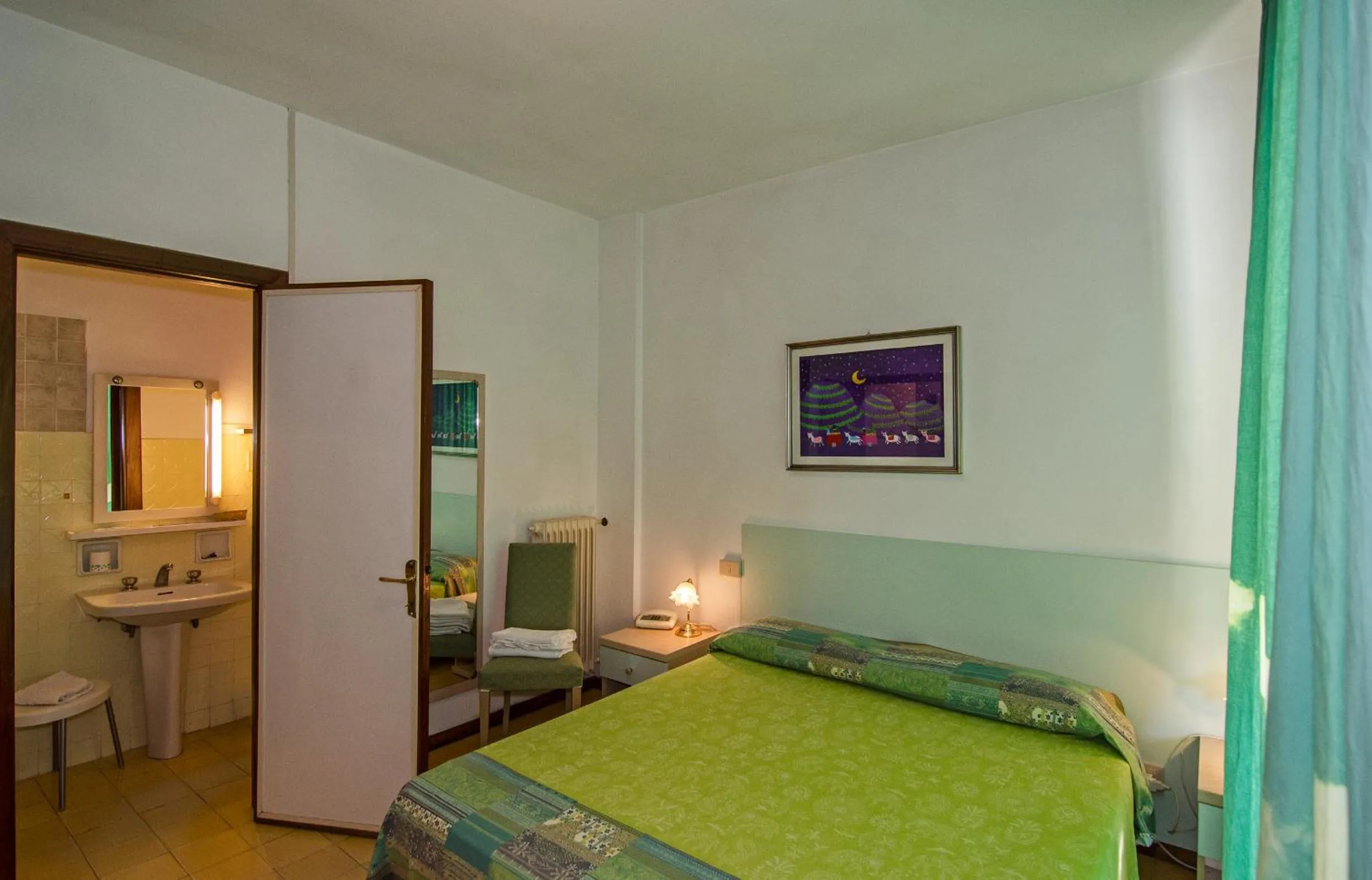 Photo of the whole room in Hotel San Domingo