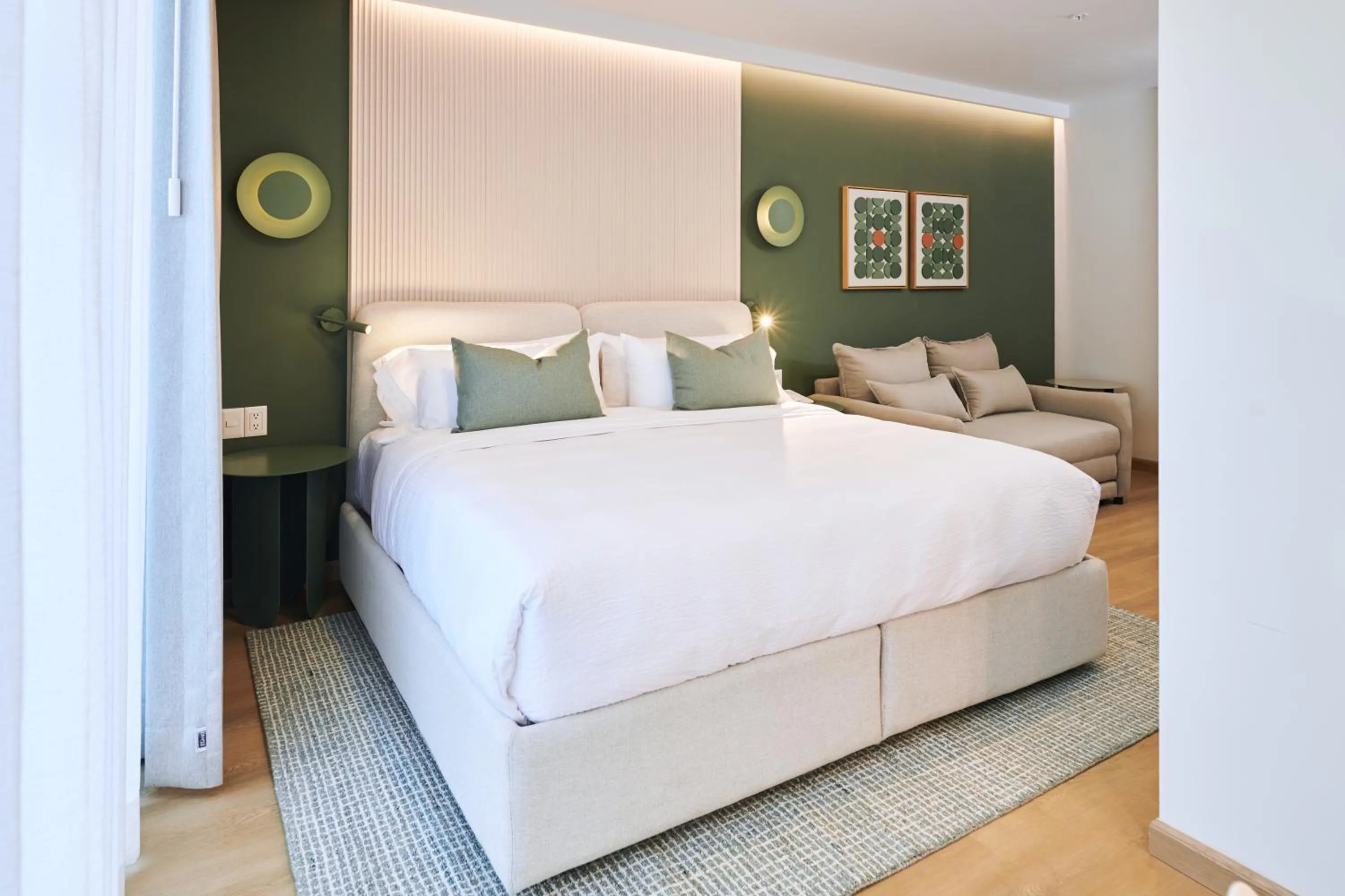 Photo of the whole room, Bed in WorldHotels Acueducto Guadalajara