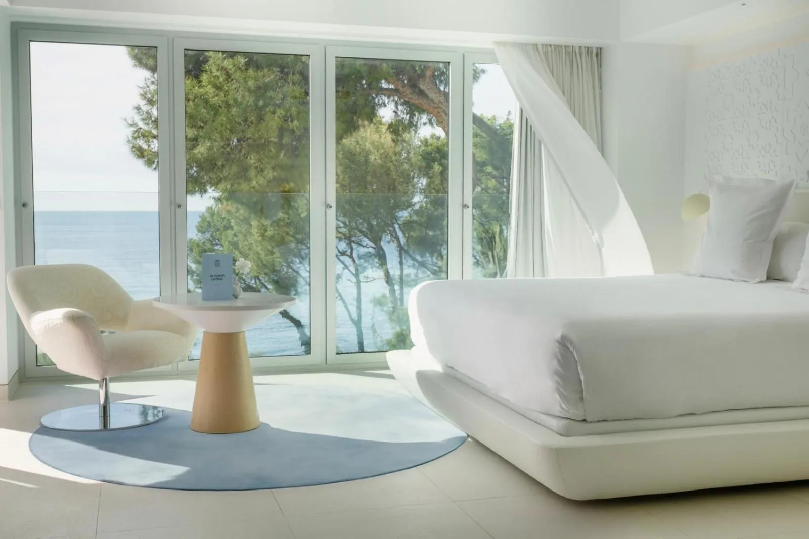 Decorative detail, Bed in The Donna Portals