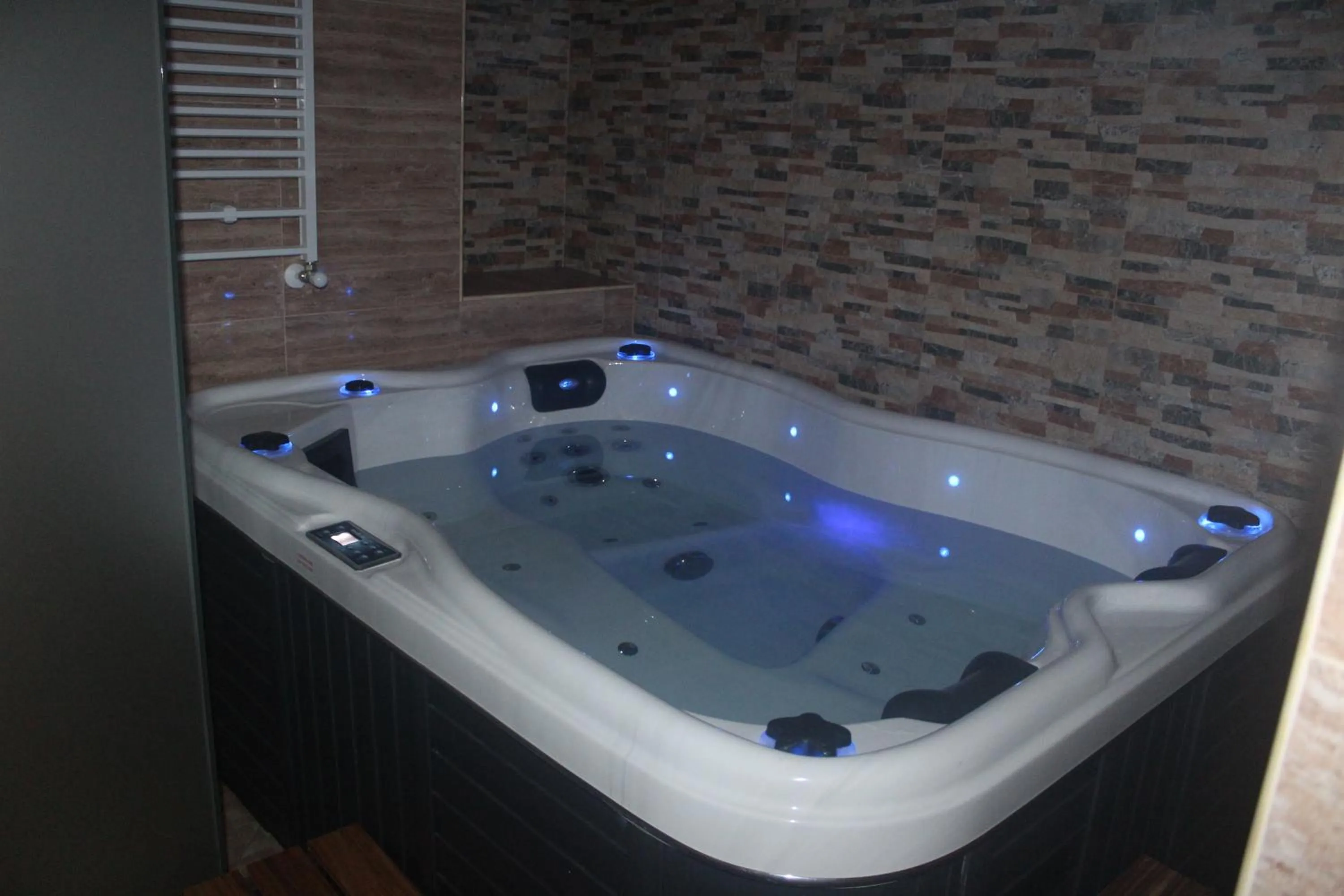 Shower in Villa Paris