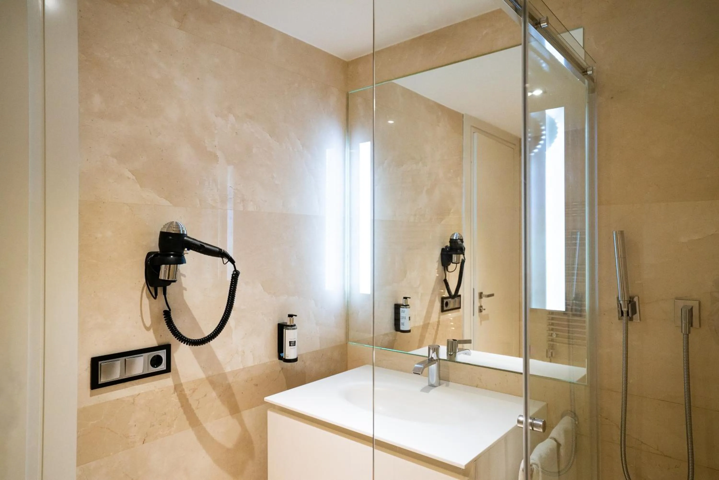 Bathroom in SmartRental Collection Centric II