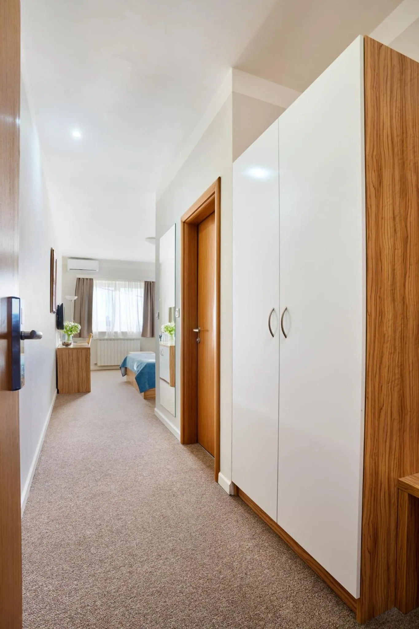 wardrobe in Hotel Phoenix