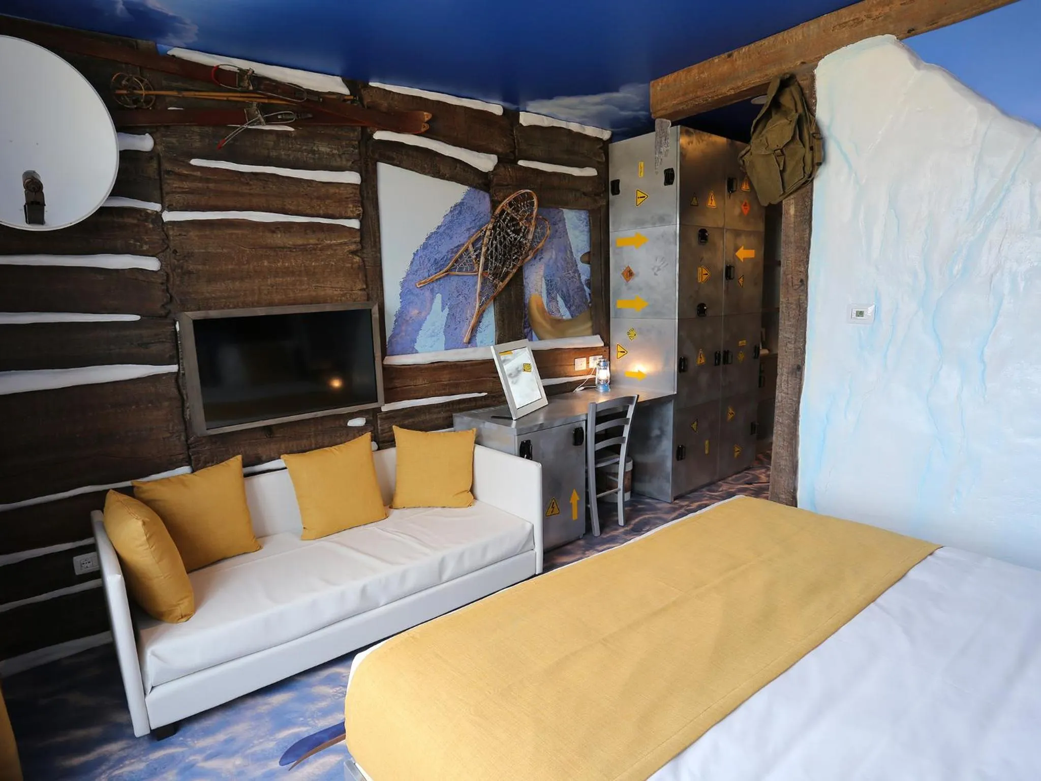 Decorative detail, Bed in Gardaland Adventure Hotel