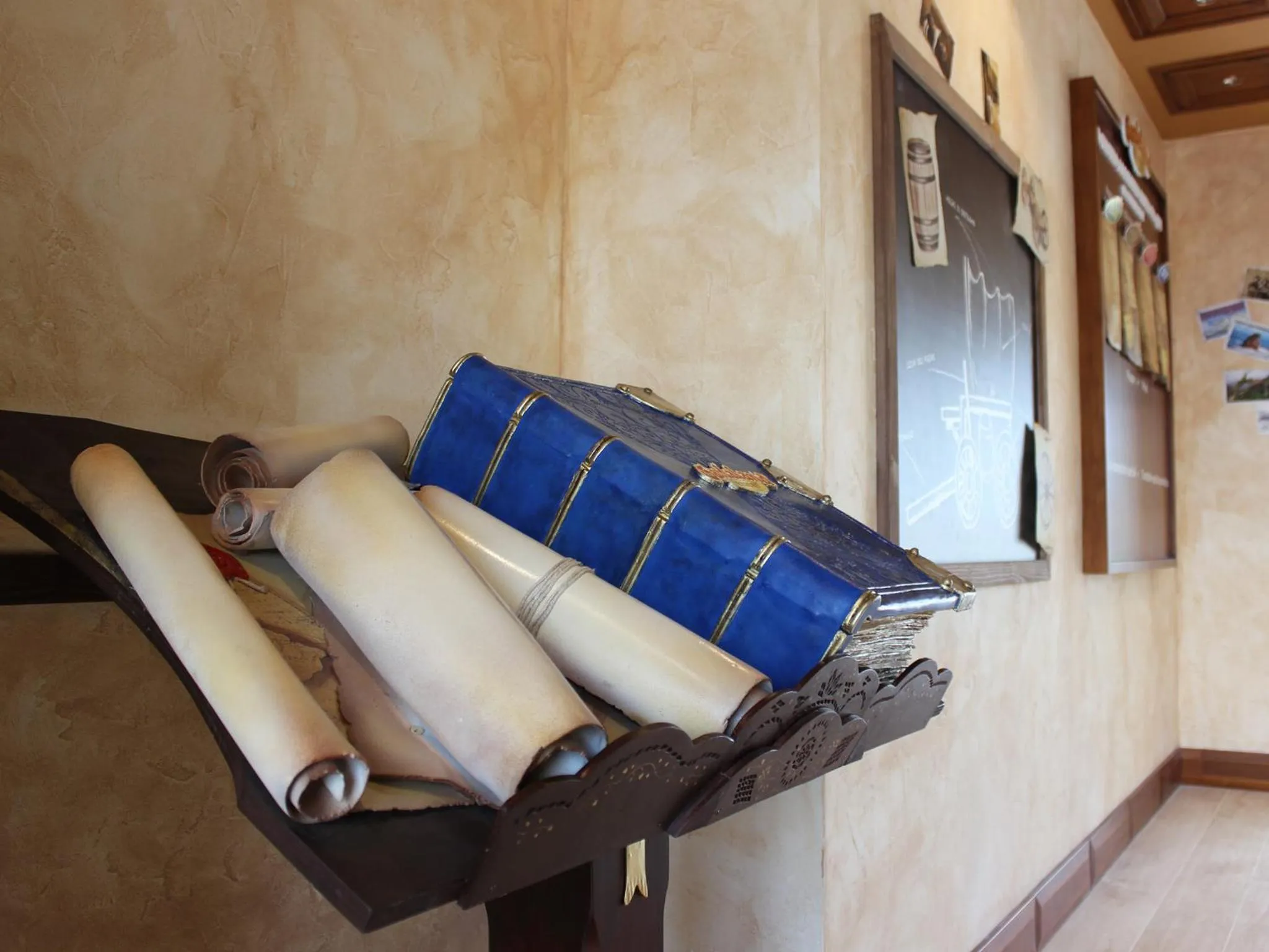 Decorative detail in Gardaland Adventure Hotel