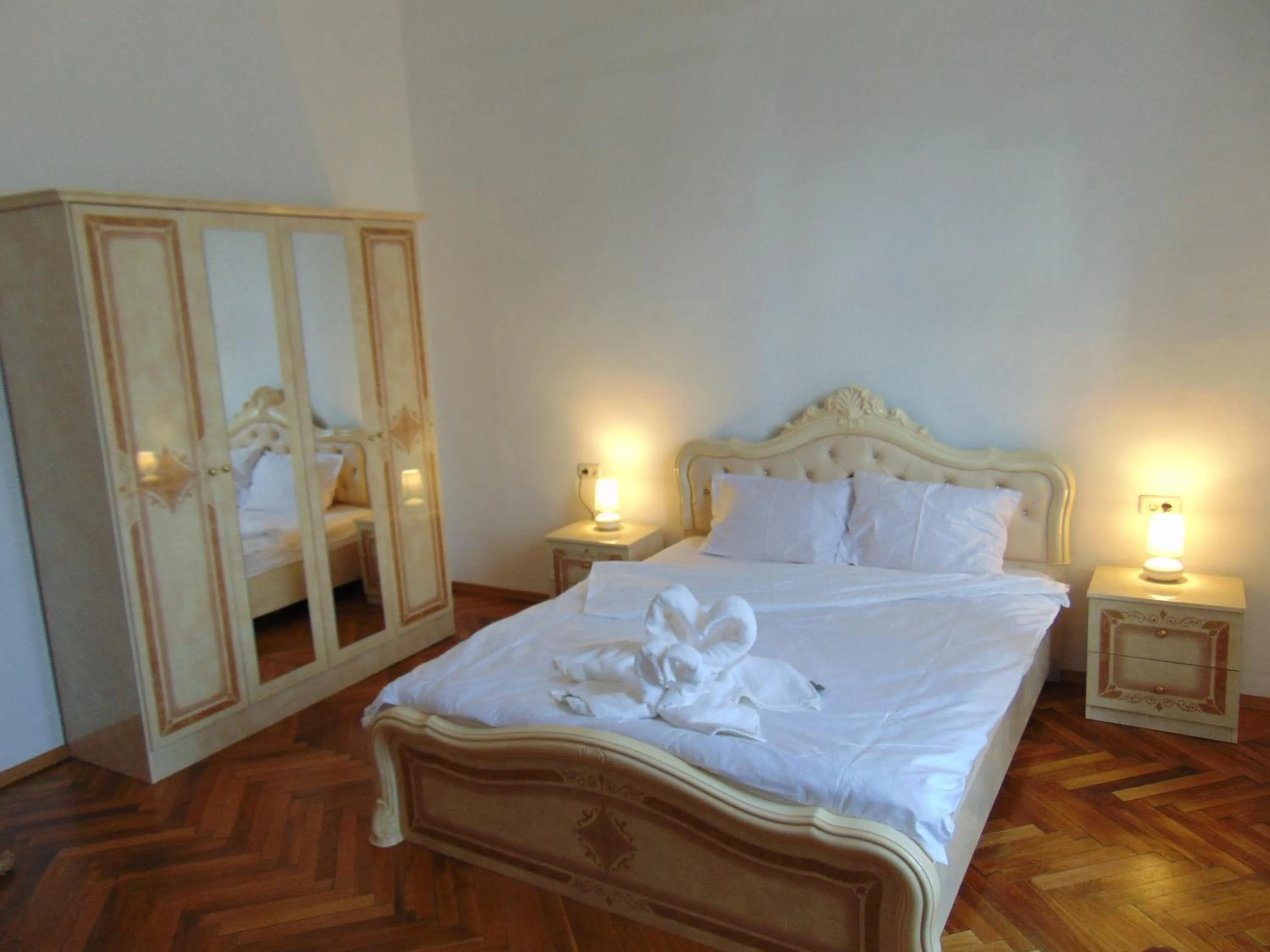 Bedroom, Bed in BOUL ROSU RESIDENCE free private parking