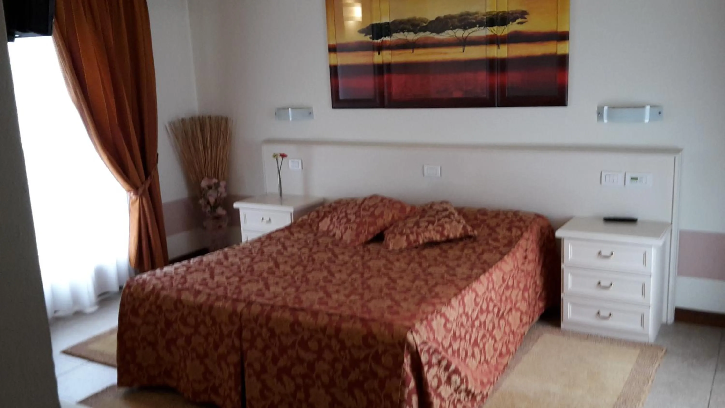 Photo of the whole room, Bed in Sweet Home