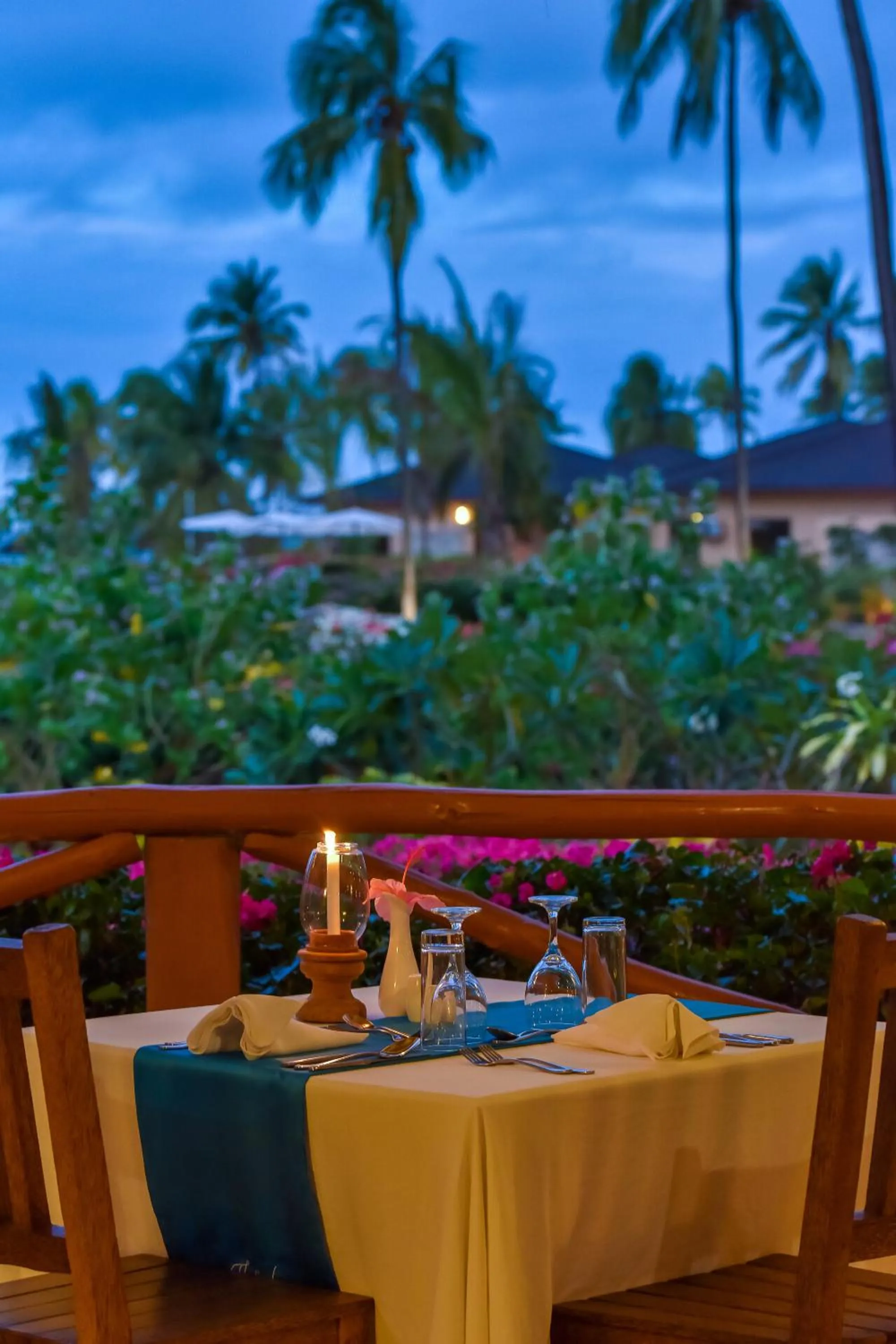 Restaurant/places to eat in The Sands Beach Resort