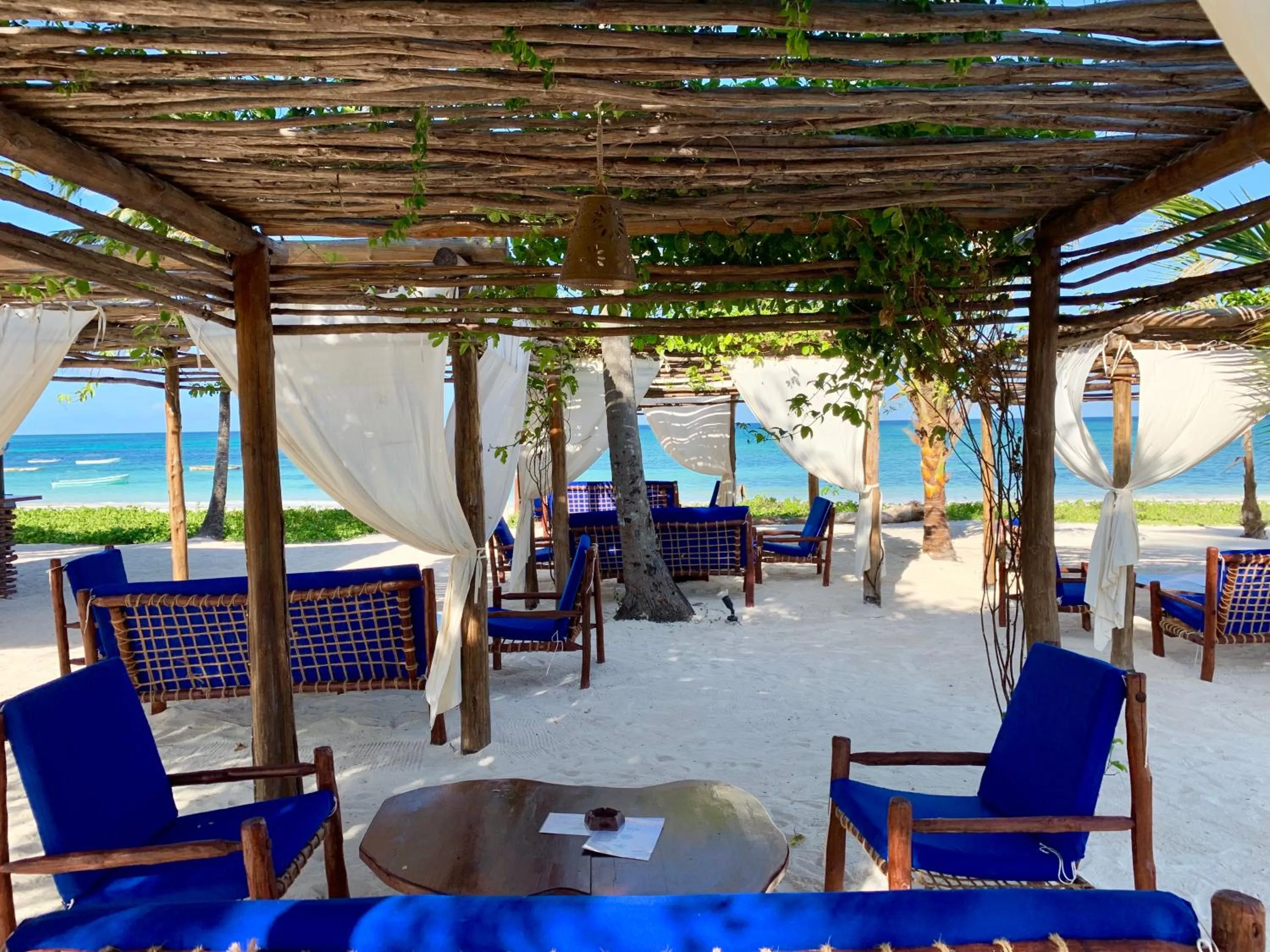 Lounge or bar in The Sands Beach Resort