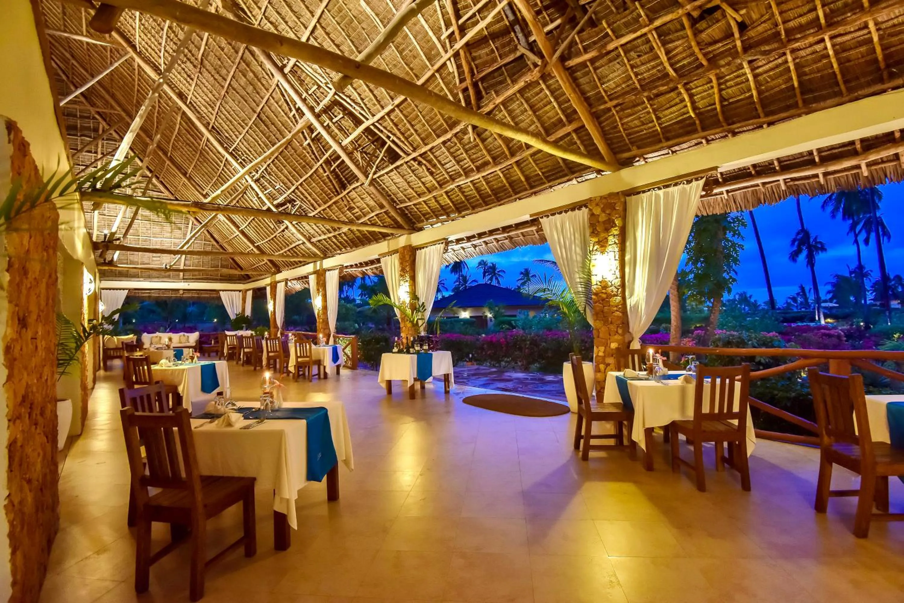 Restaurant/places to eat in The Sands Beach Resort