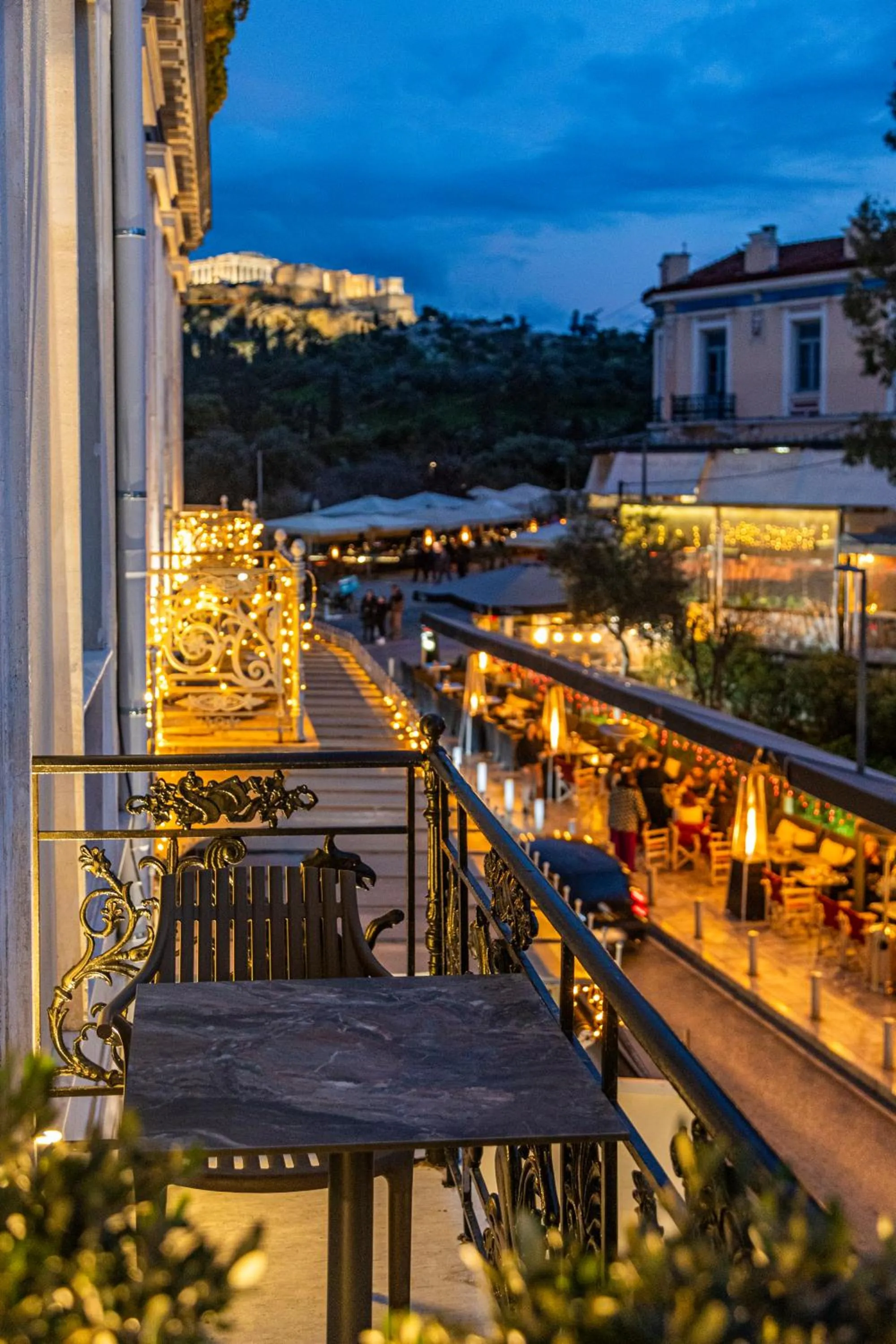 Iliotropio Athens, Thisio