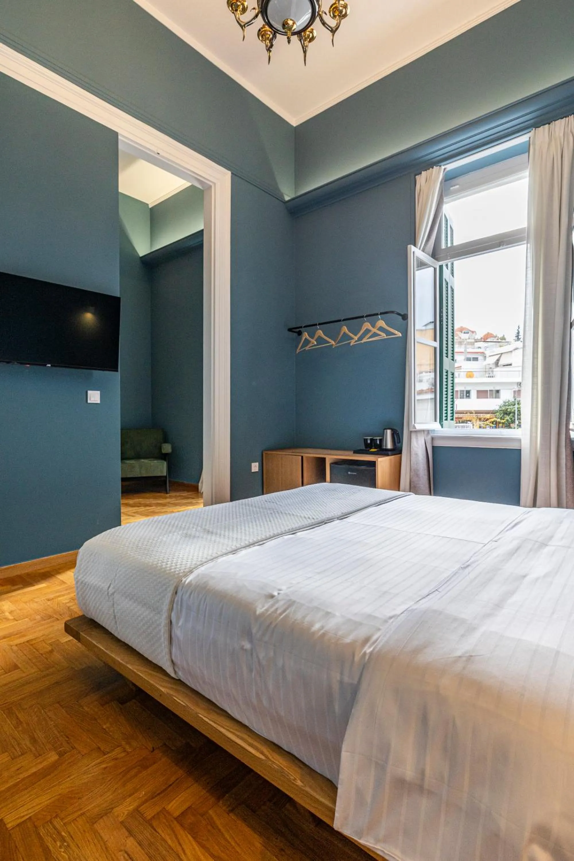 Iliotropio Athens, Thisio