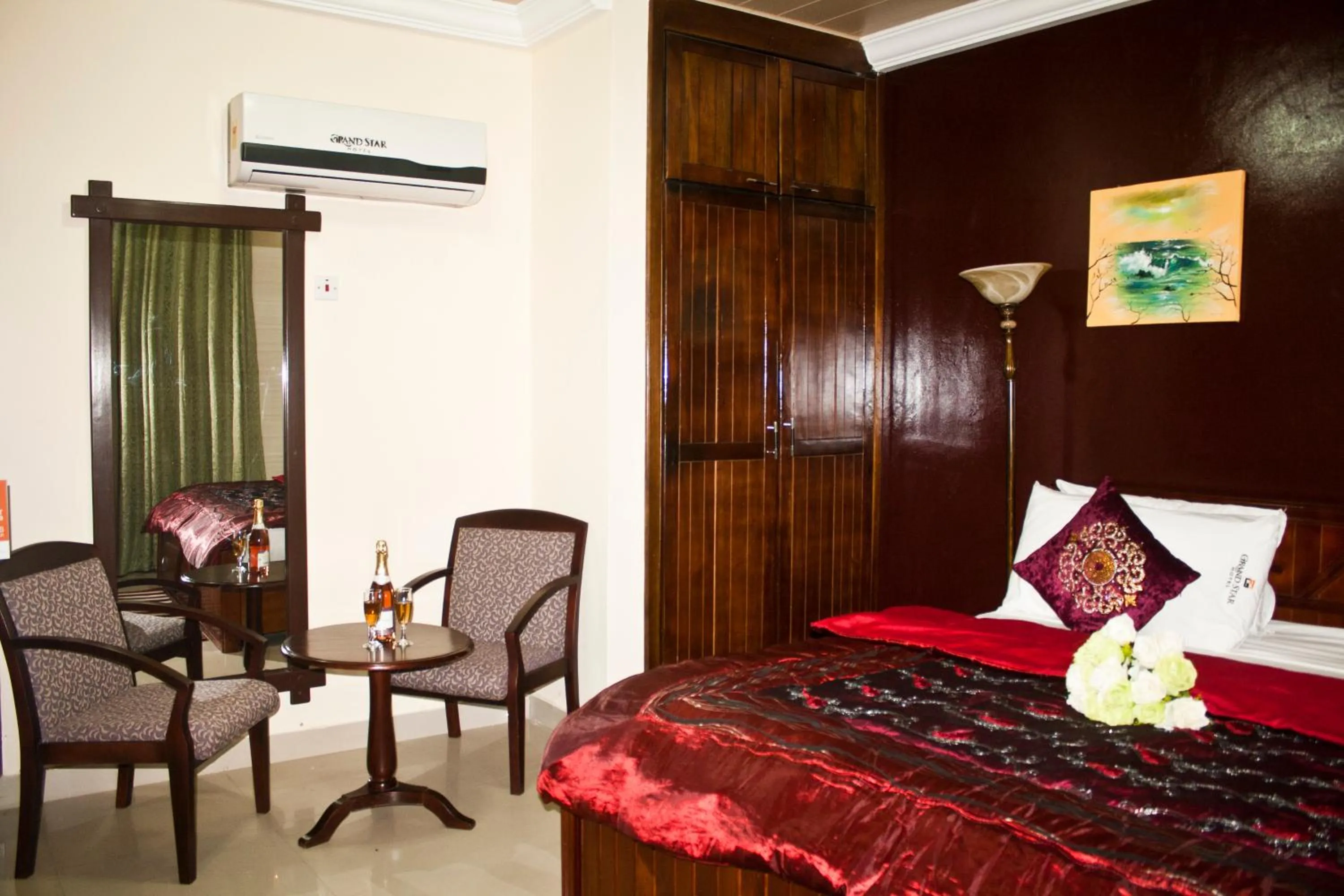 Bedroom, Bed in Grand Star Hotel